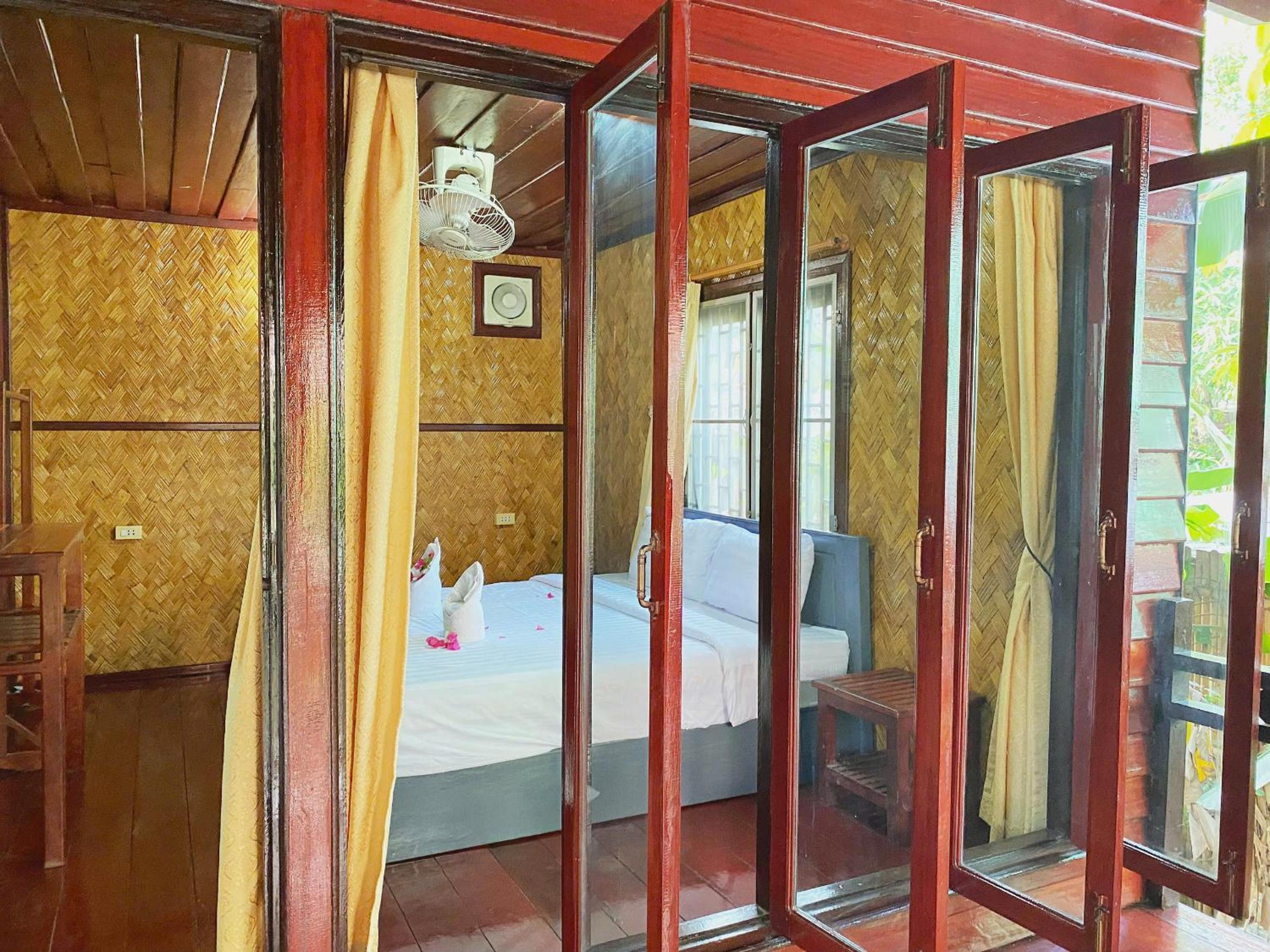 花园景豪华小木屋