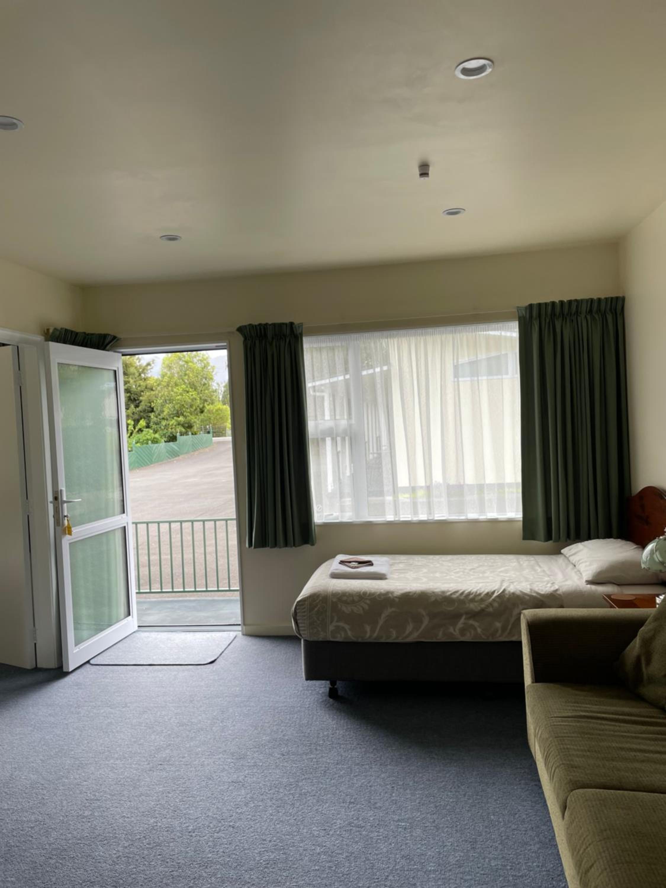 1 Bedroom unit - Photo 1
