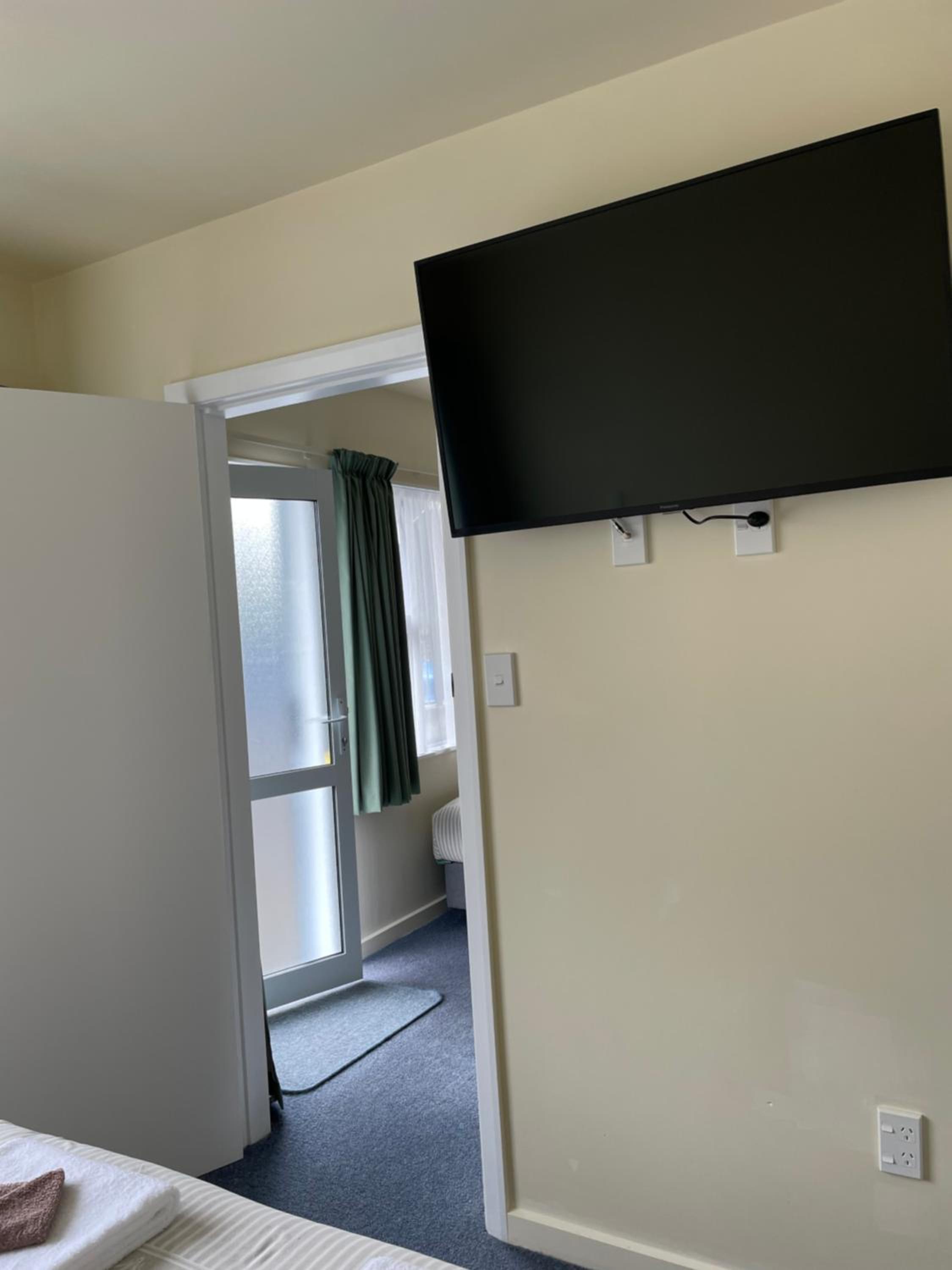 1 Bedroom unit - Photo 3