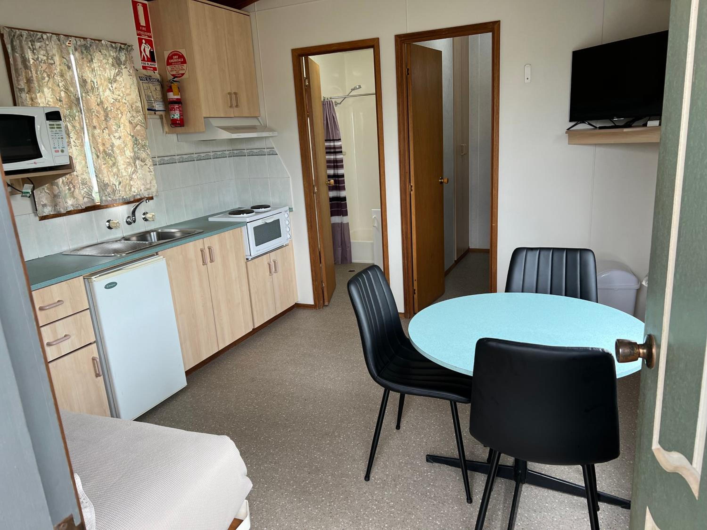 Budget Double Room photo 2