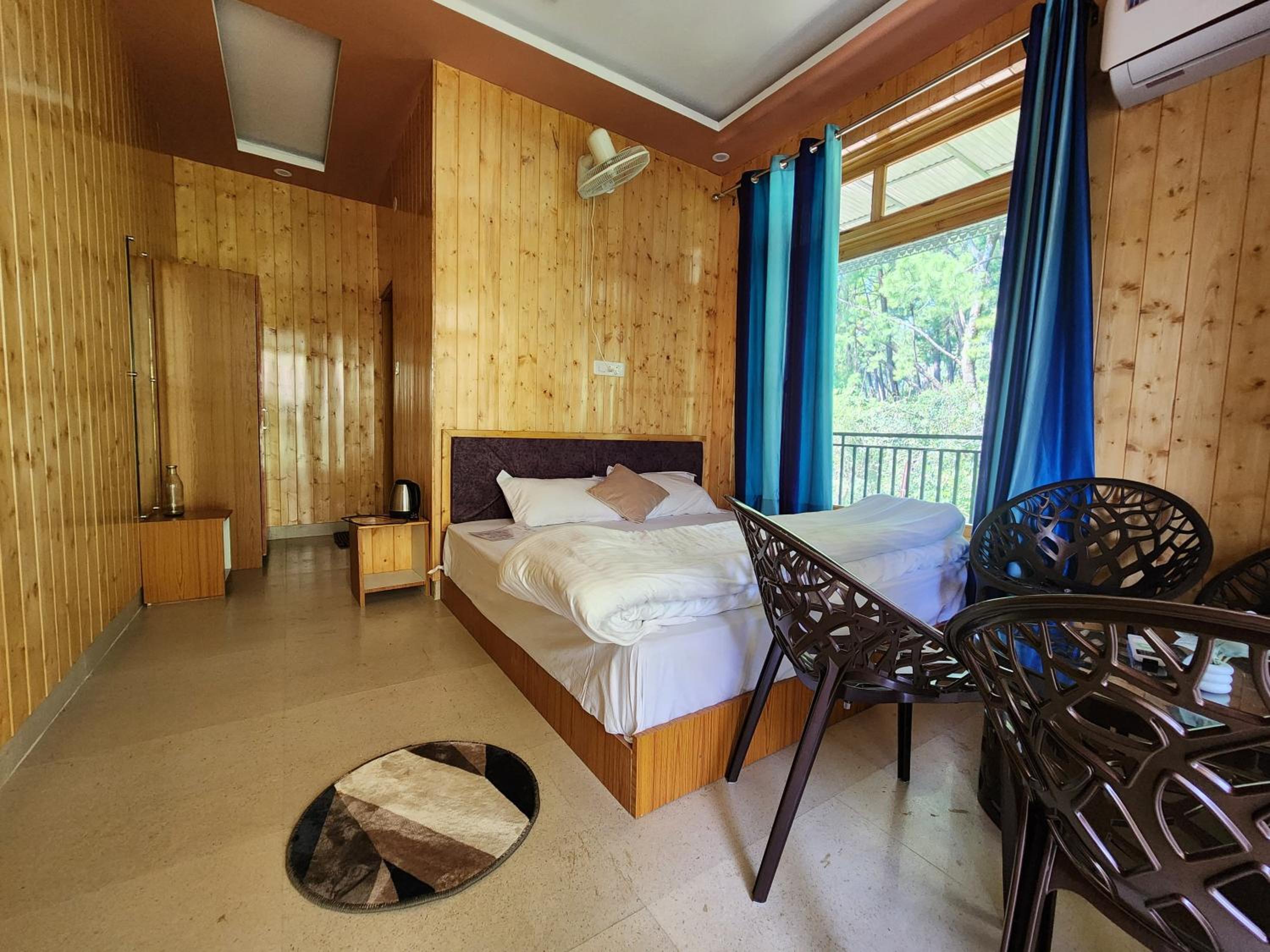 Deluxe Double Room With Balcony photo 1