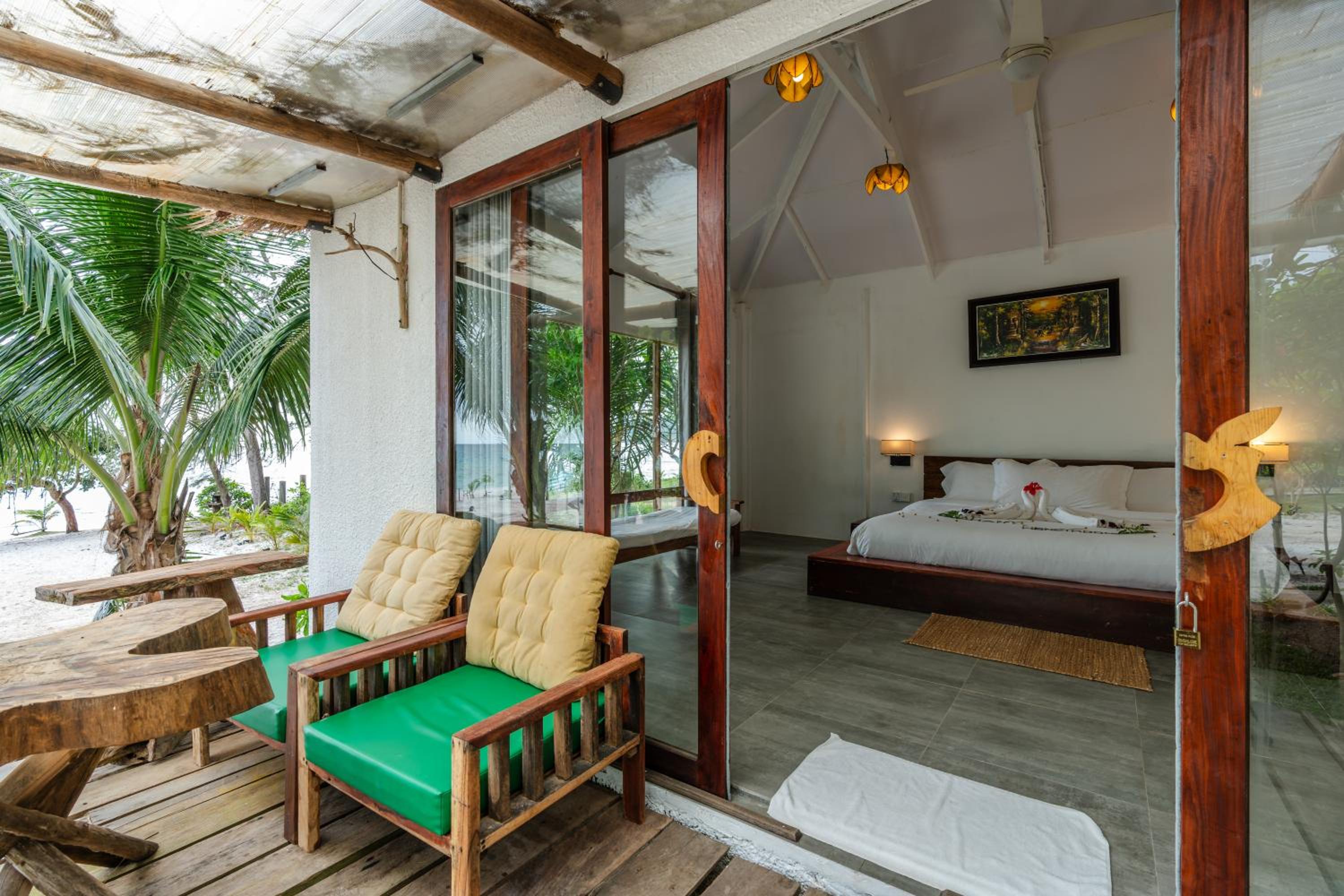 King Room with Sea View - Photo 10