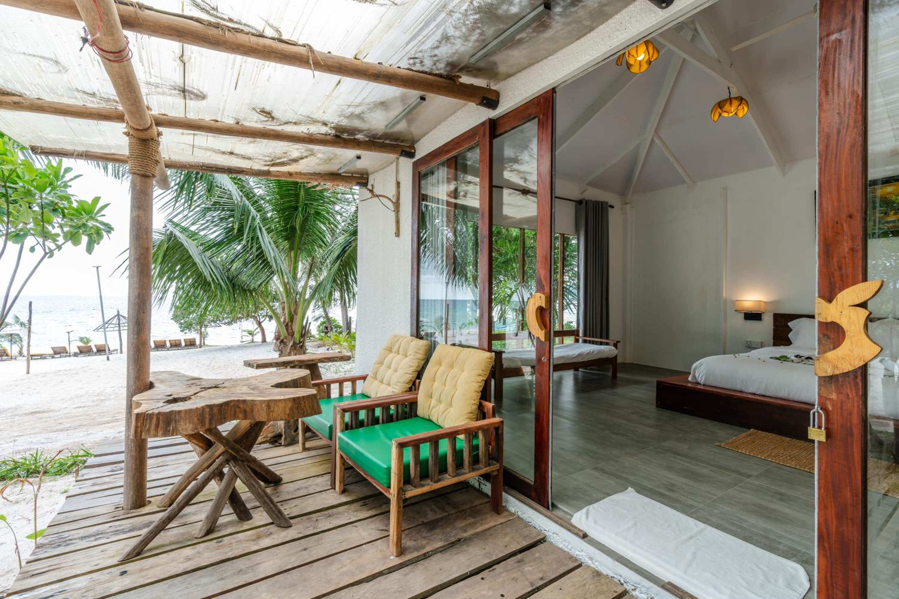 King Room with Sea View - Photo 3