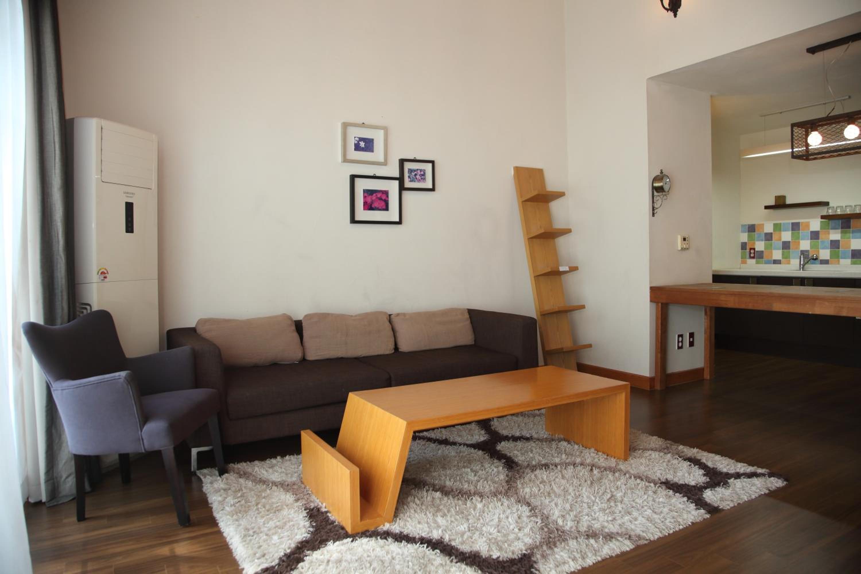 Family Room - Photo 7
