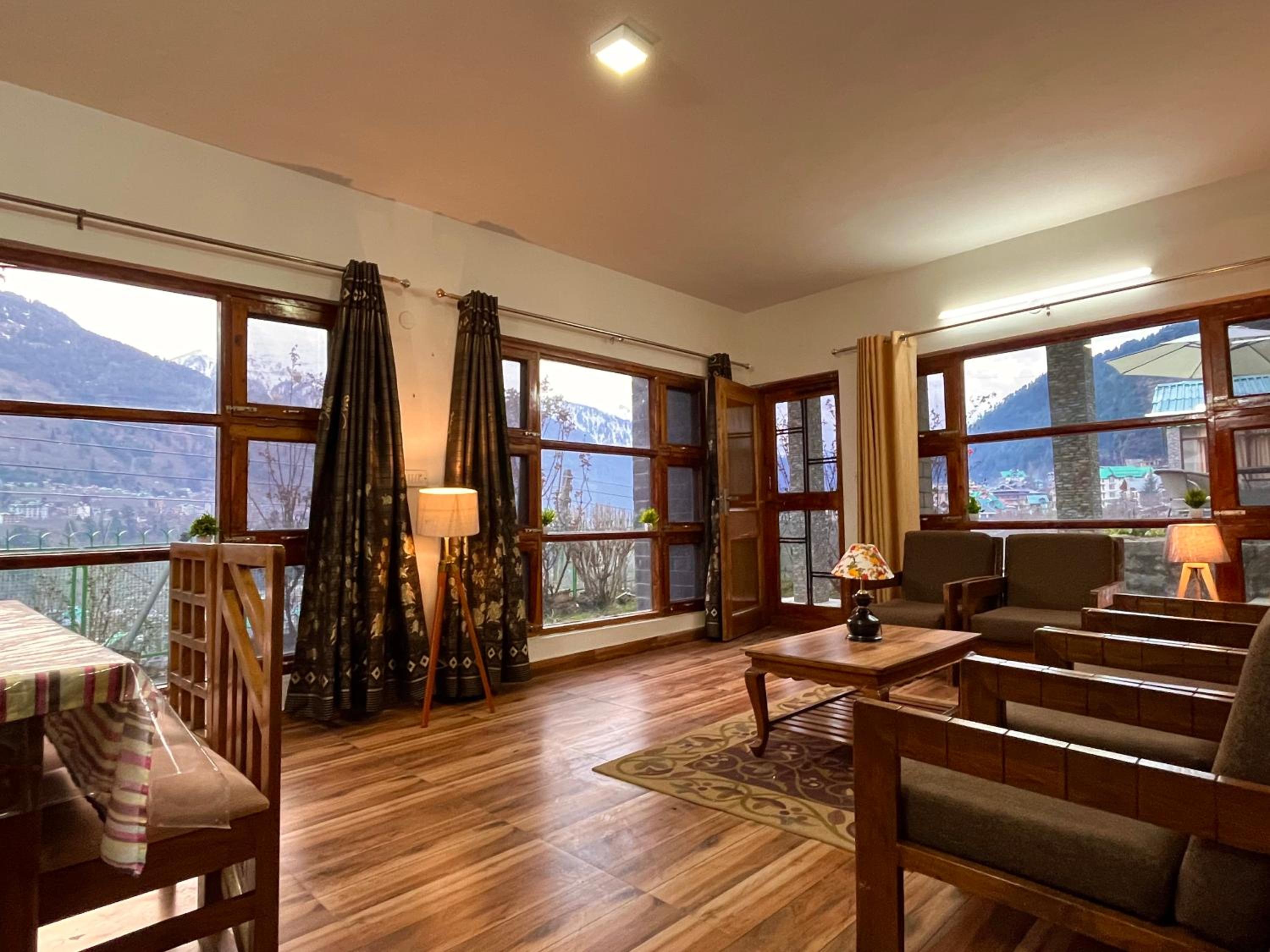 Three-Bedroom Villa photo 3