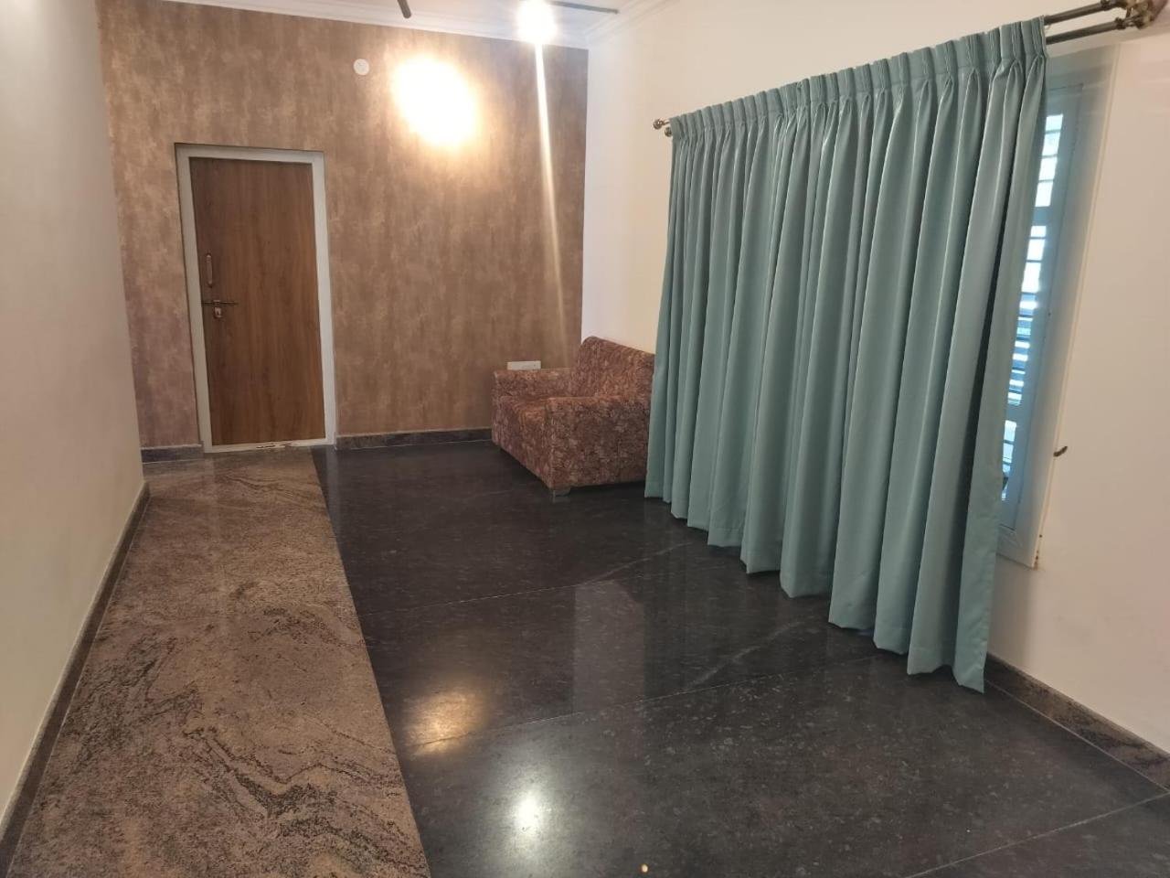 Standard Suite - Photo 1