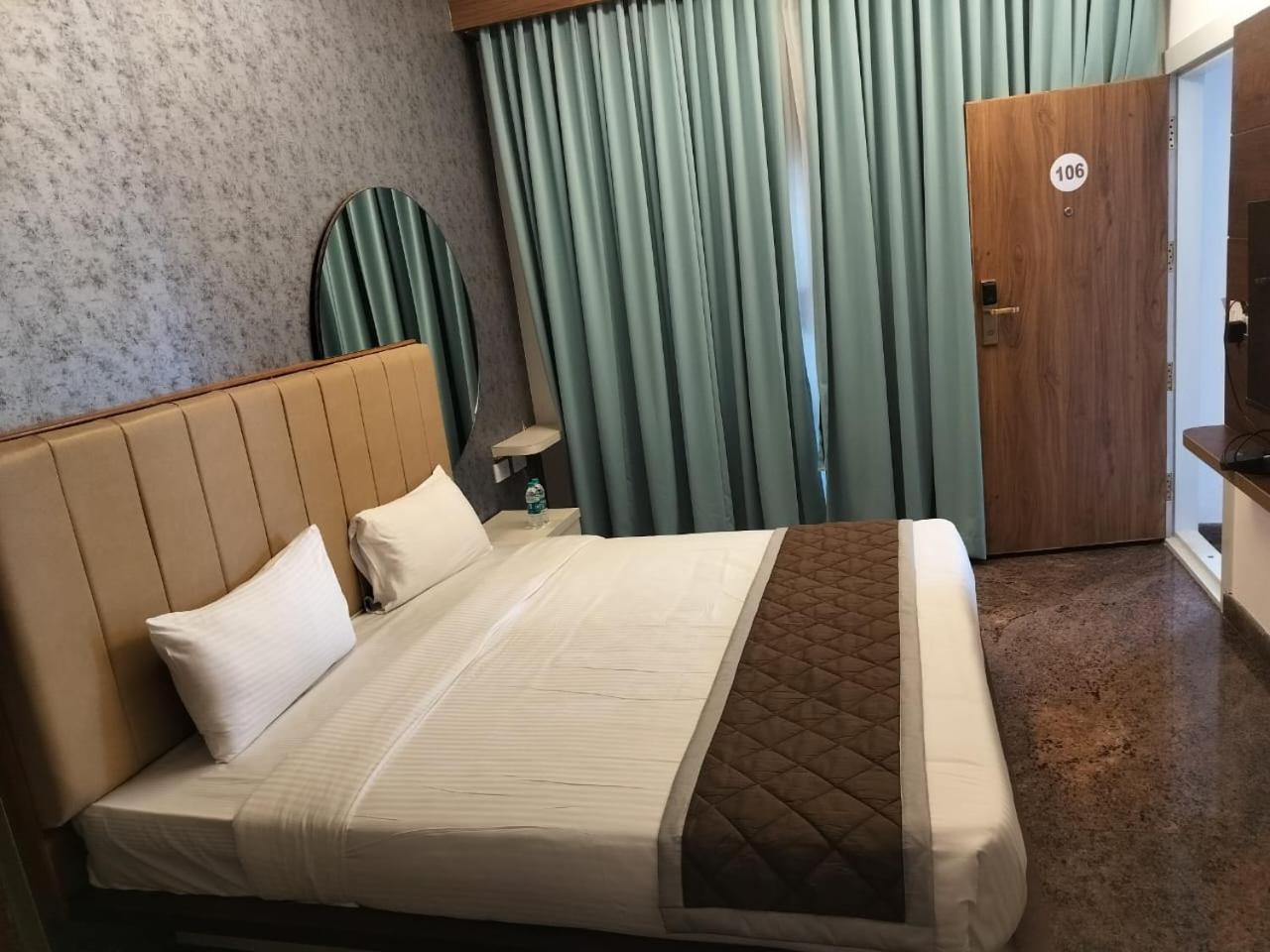 Deluxe Room - Photo 4