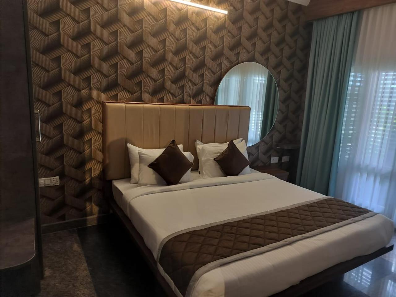 Deluxe Room - Photo 2