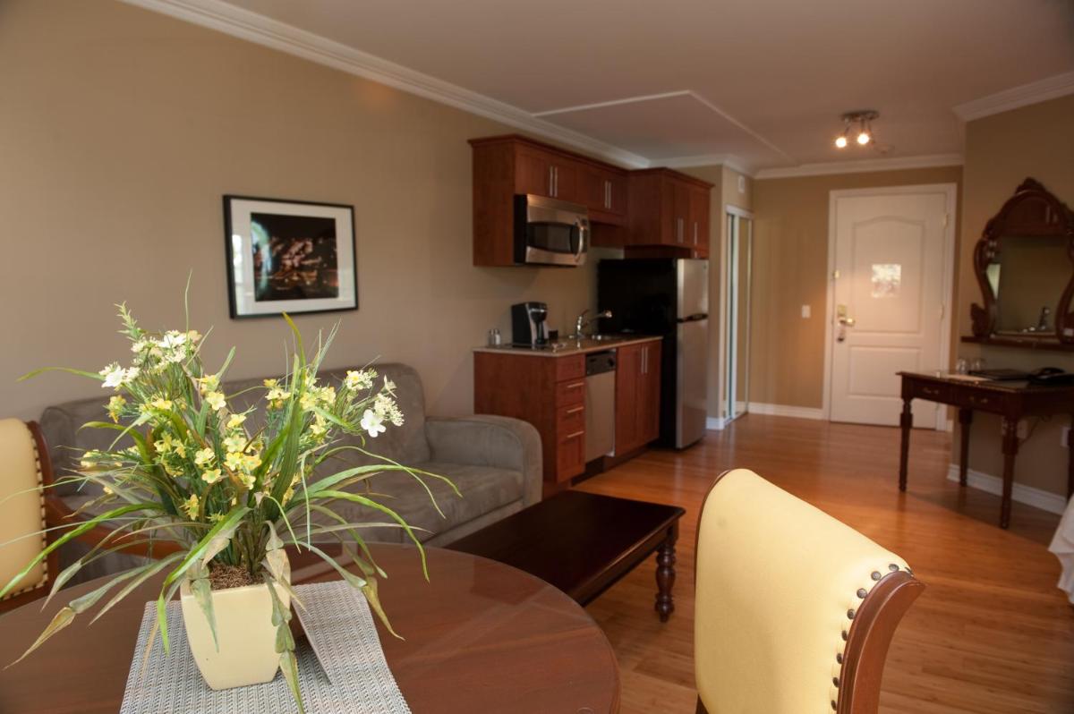 King Studio with Sofa Bed photo 2