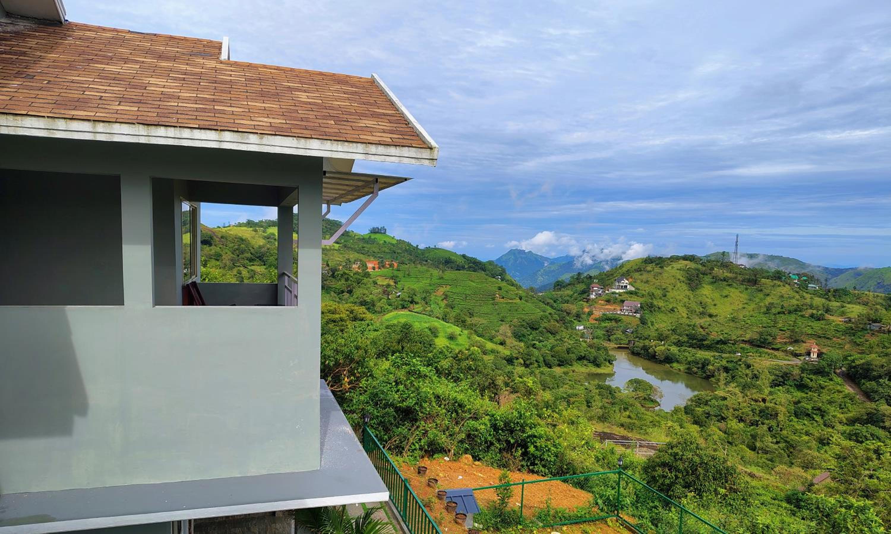 Deluxe Double Room with Balcony - Photo 3