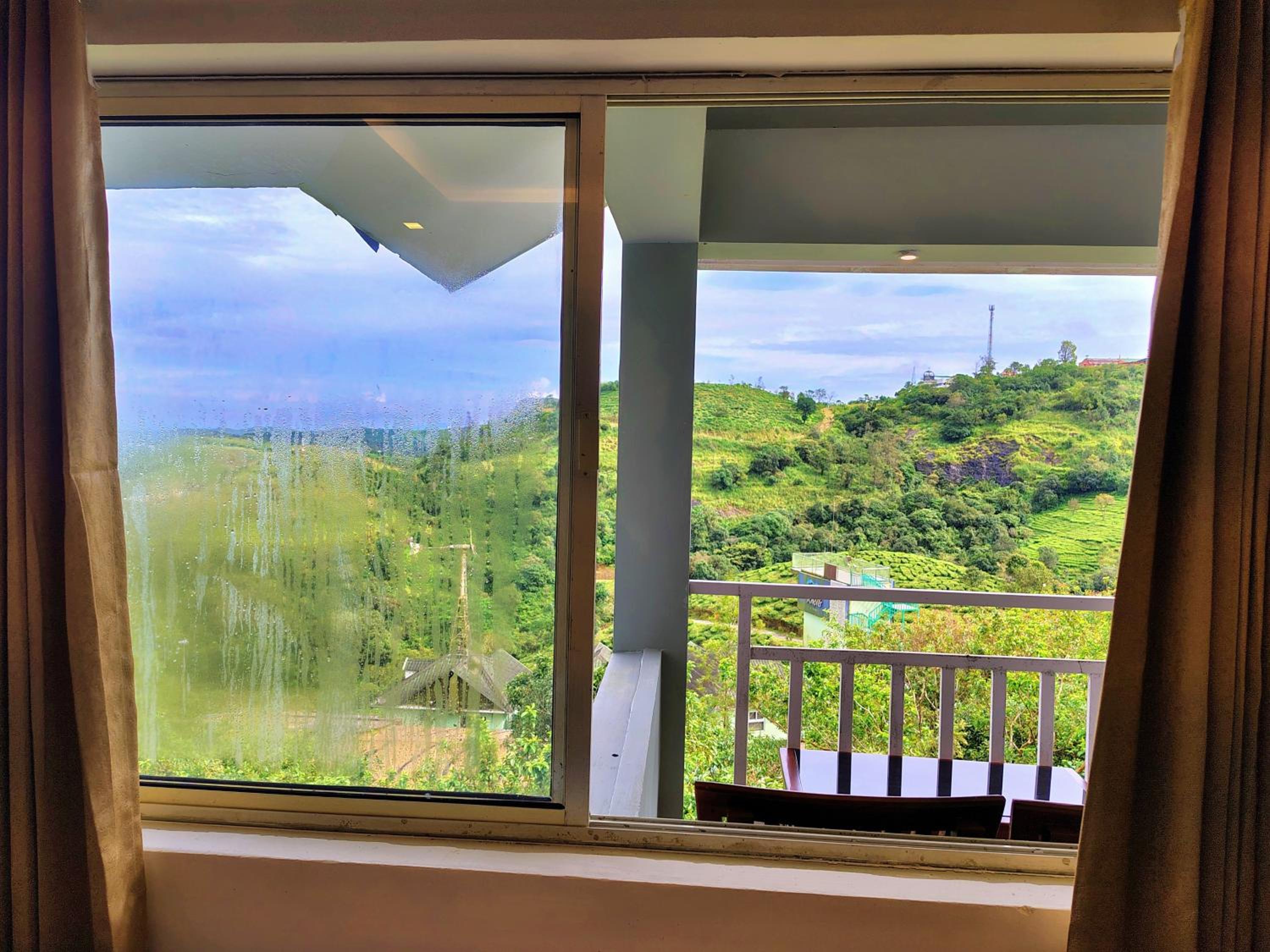 Deluxe Double Room with Balcony - Photo 2
