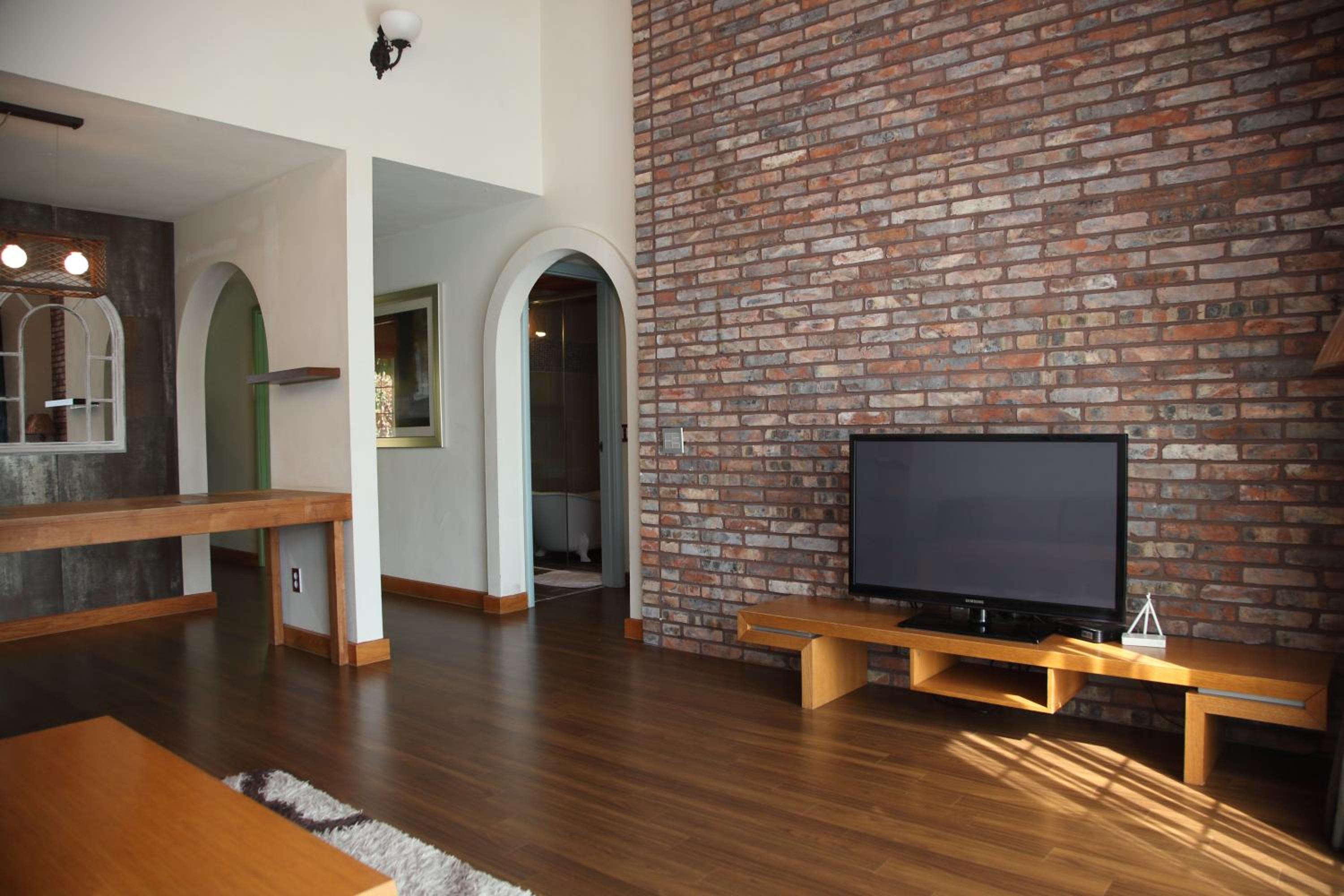 Family Room - Photo 3