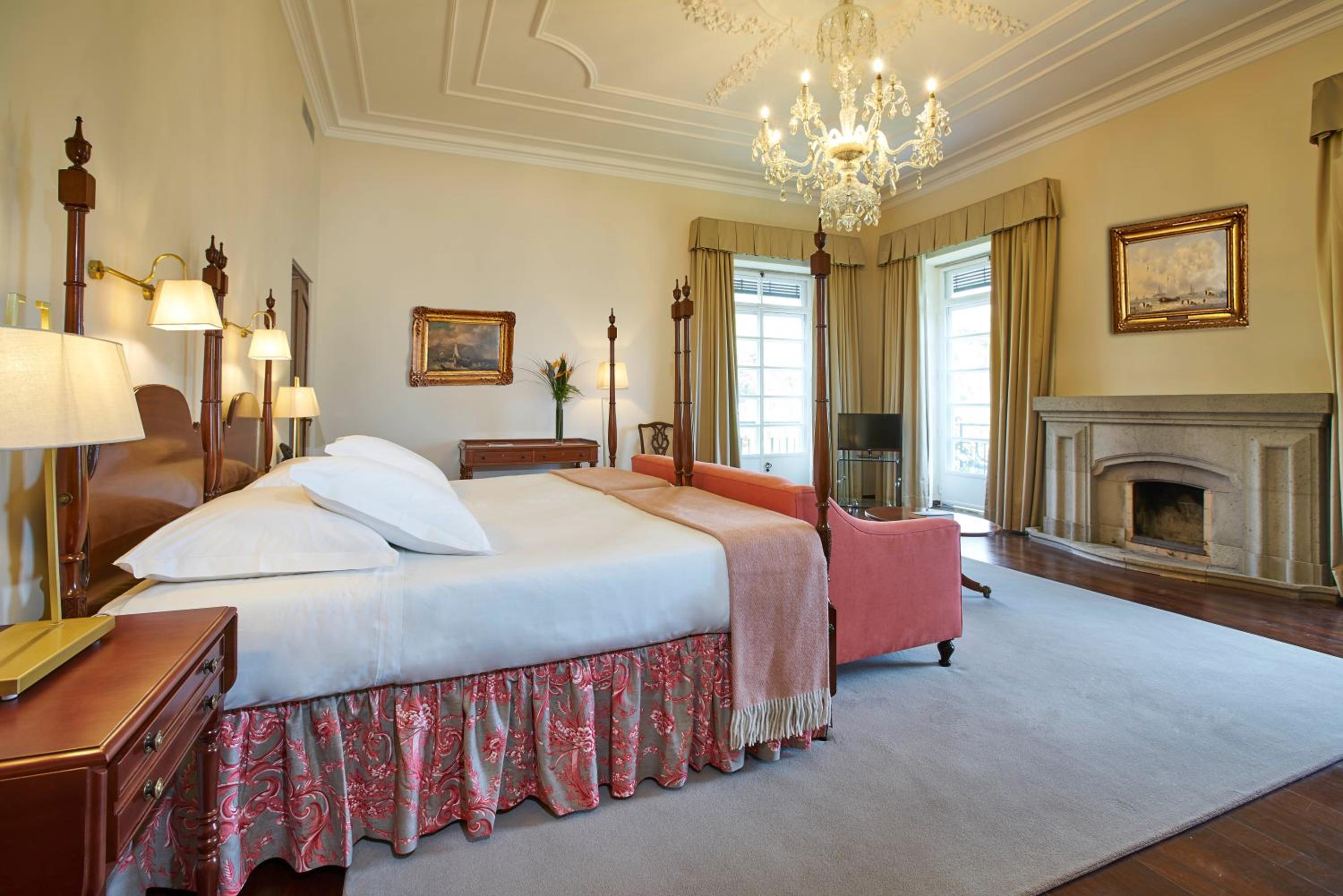 Manor House Suite photo 1