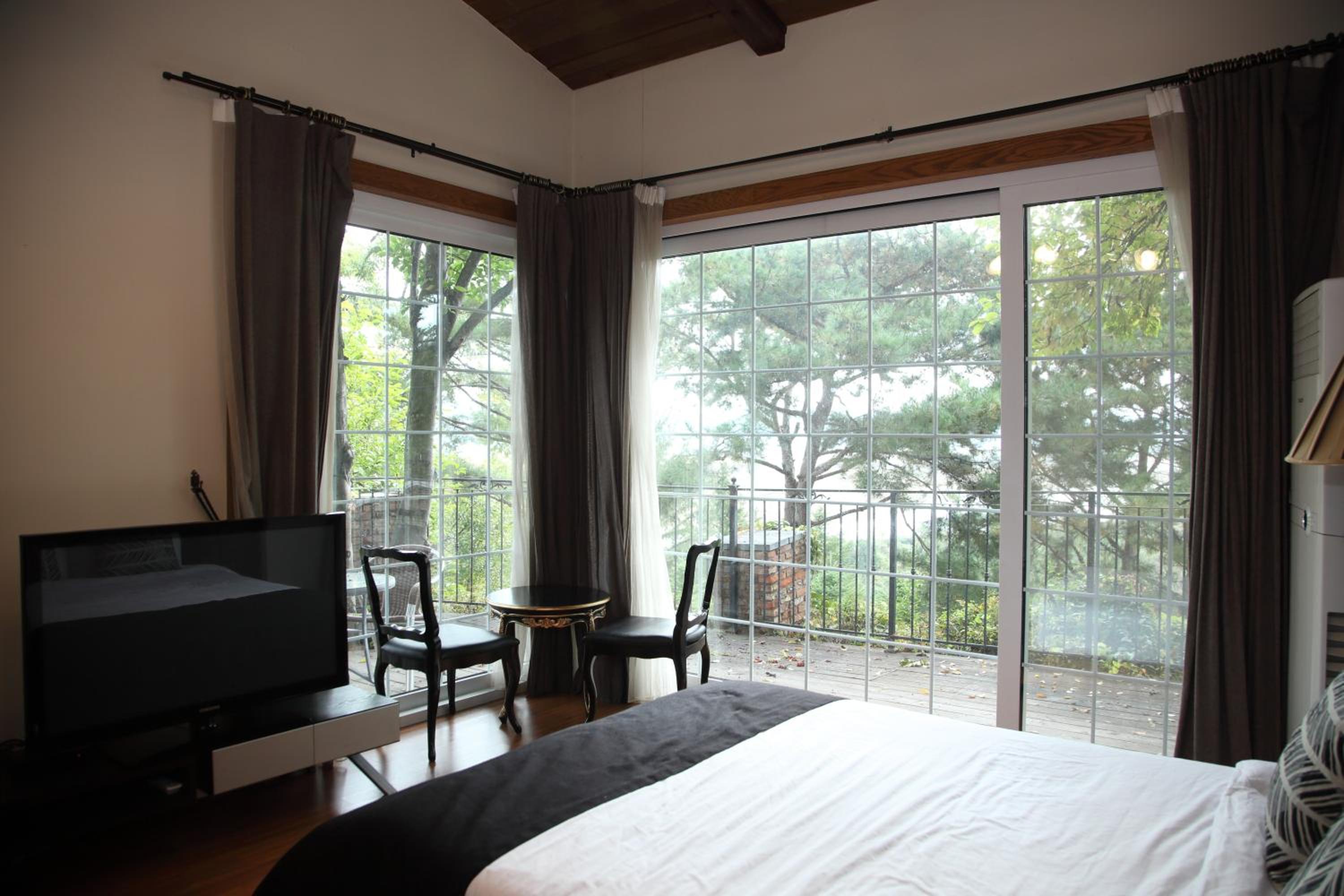 Double Room - Photo 2
