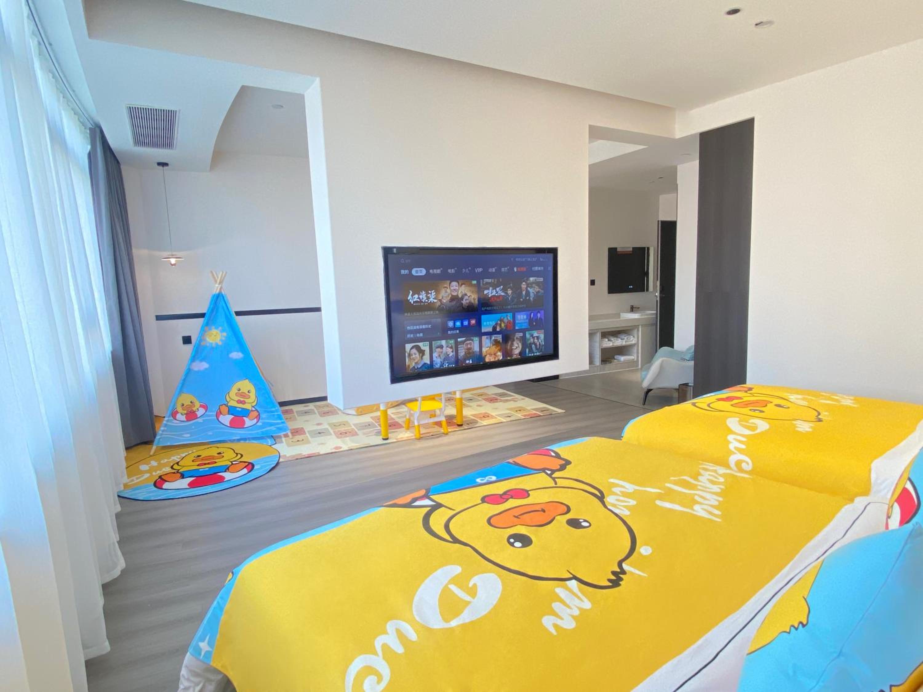 Deluxe Family Room