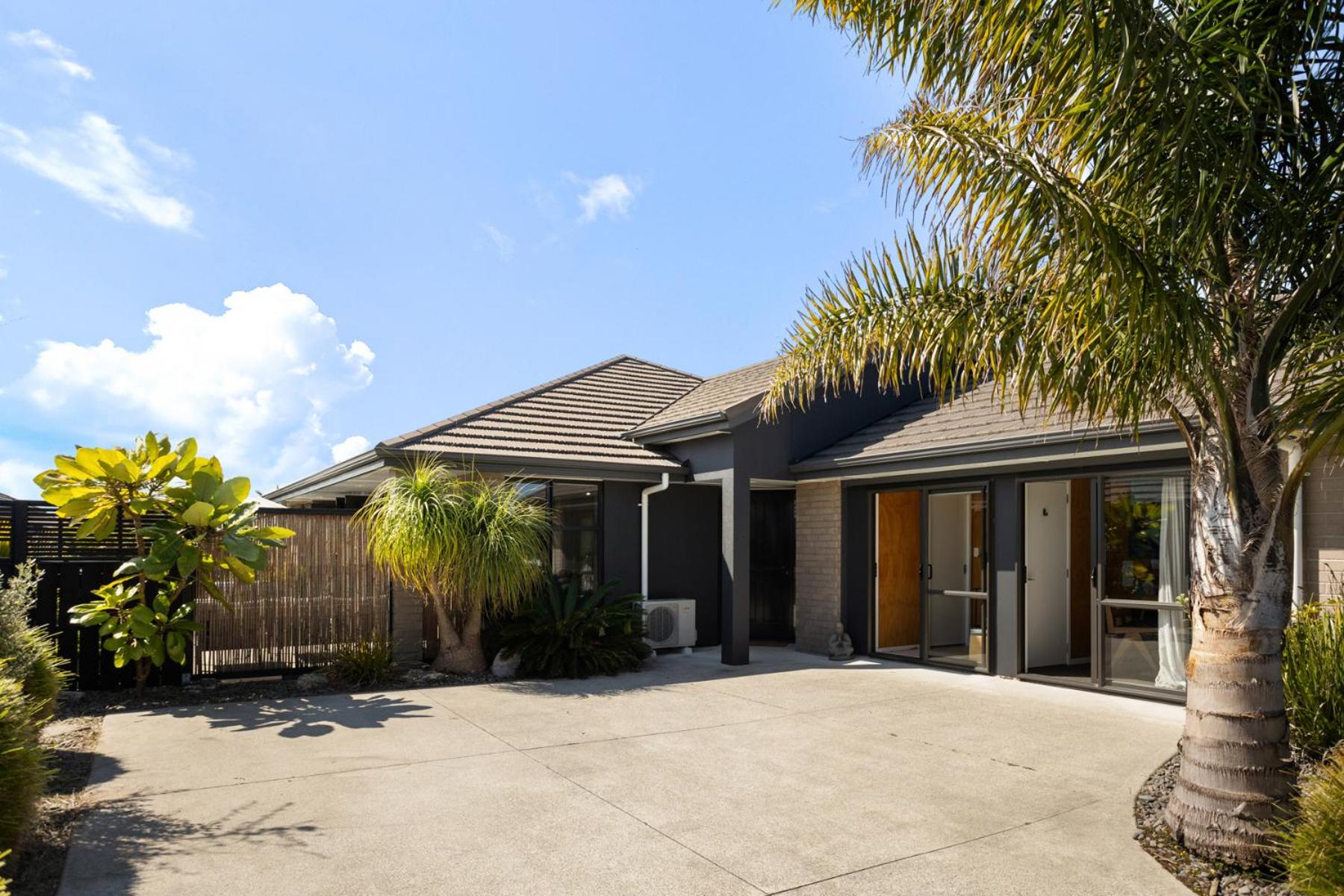 Four-Bedroom House photo 2