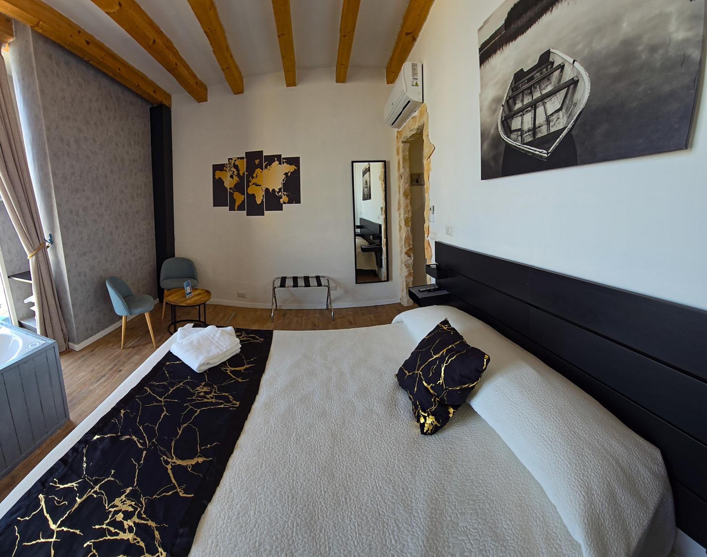 Suite with Sea View - Photo 14