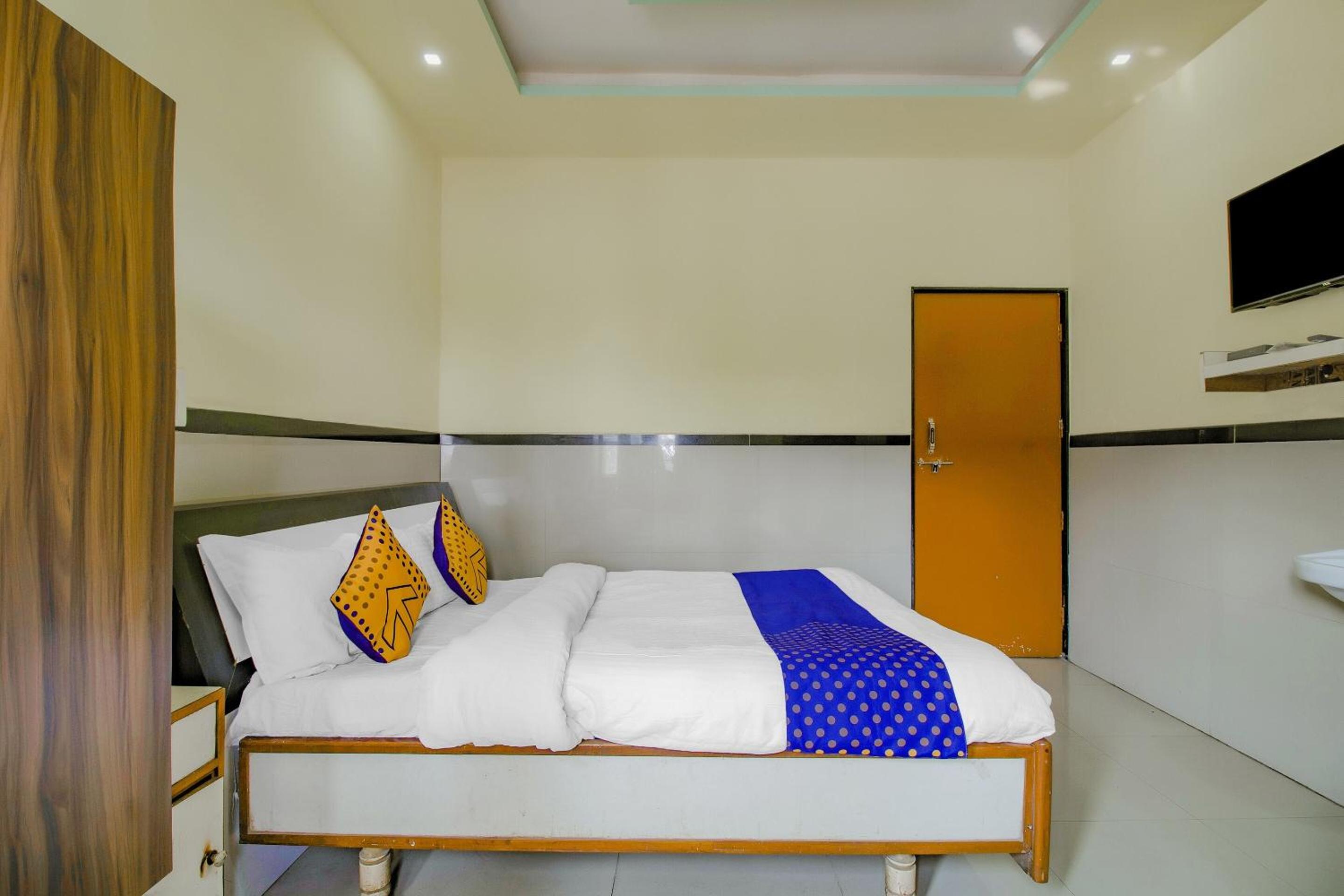 Budget Double or Twin Room photo 2
