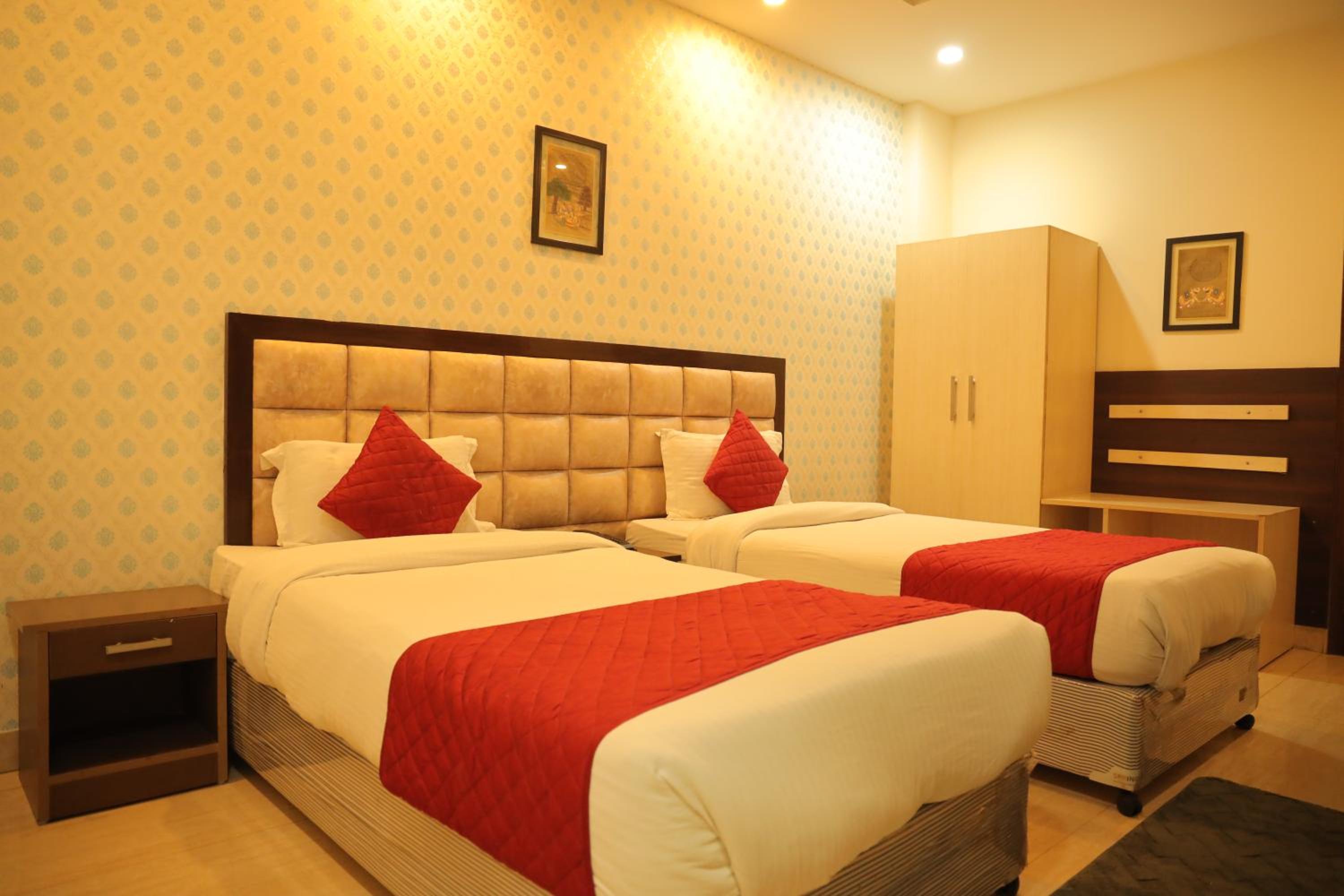 Deluxe Double or Twin Room