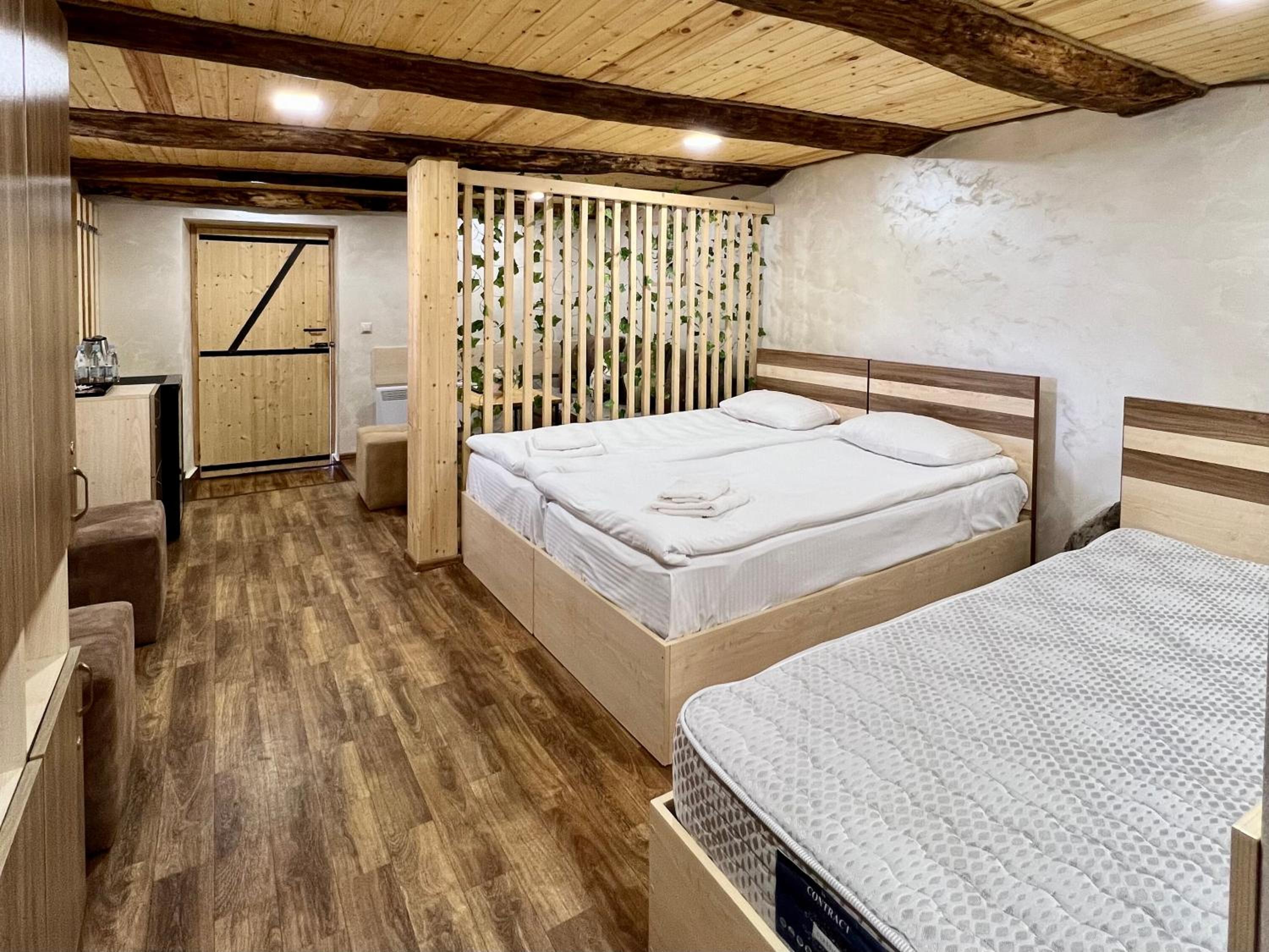 Economy Quadruple Room photo 3