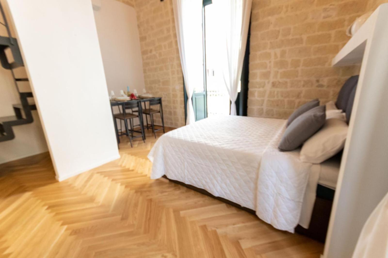 One-Bedroom Loft Apartment with Balcony photo 3