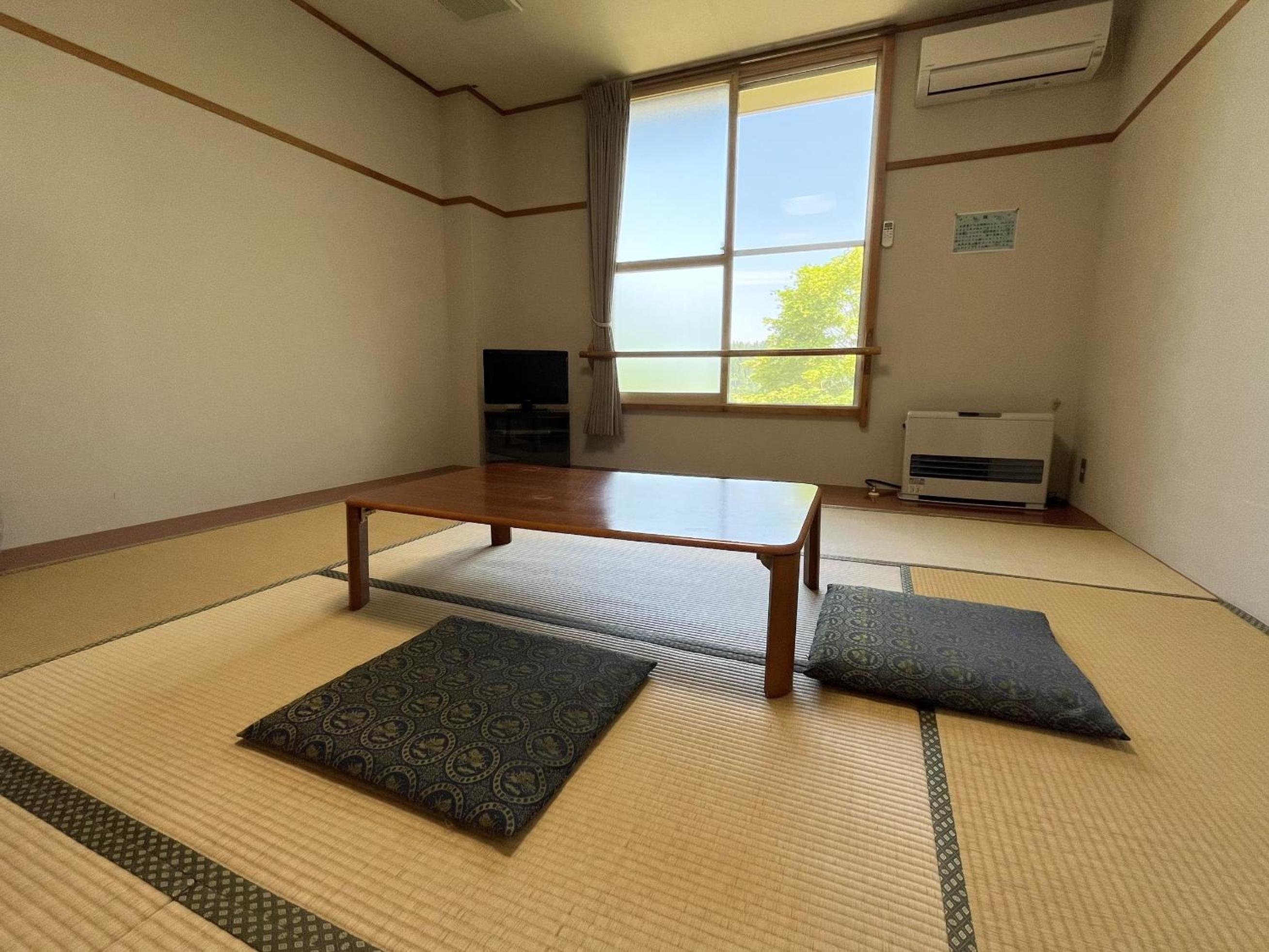 Japanese-Style Quadruple Room photo 2