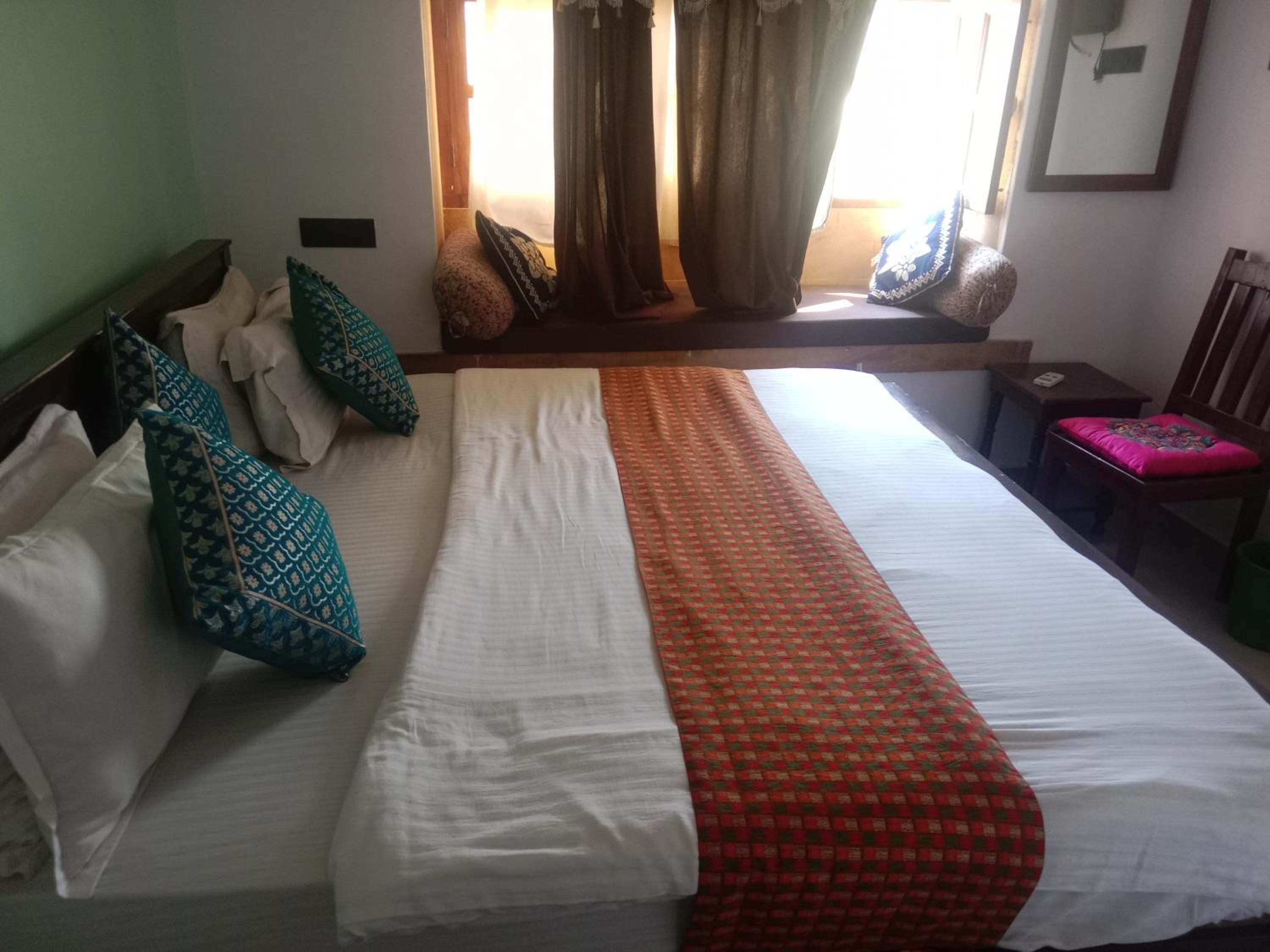 Suite - Photo 1