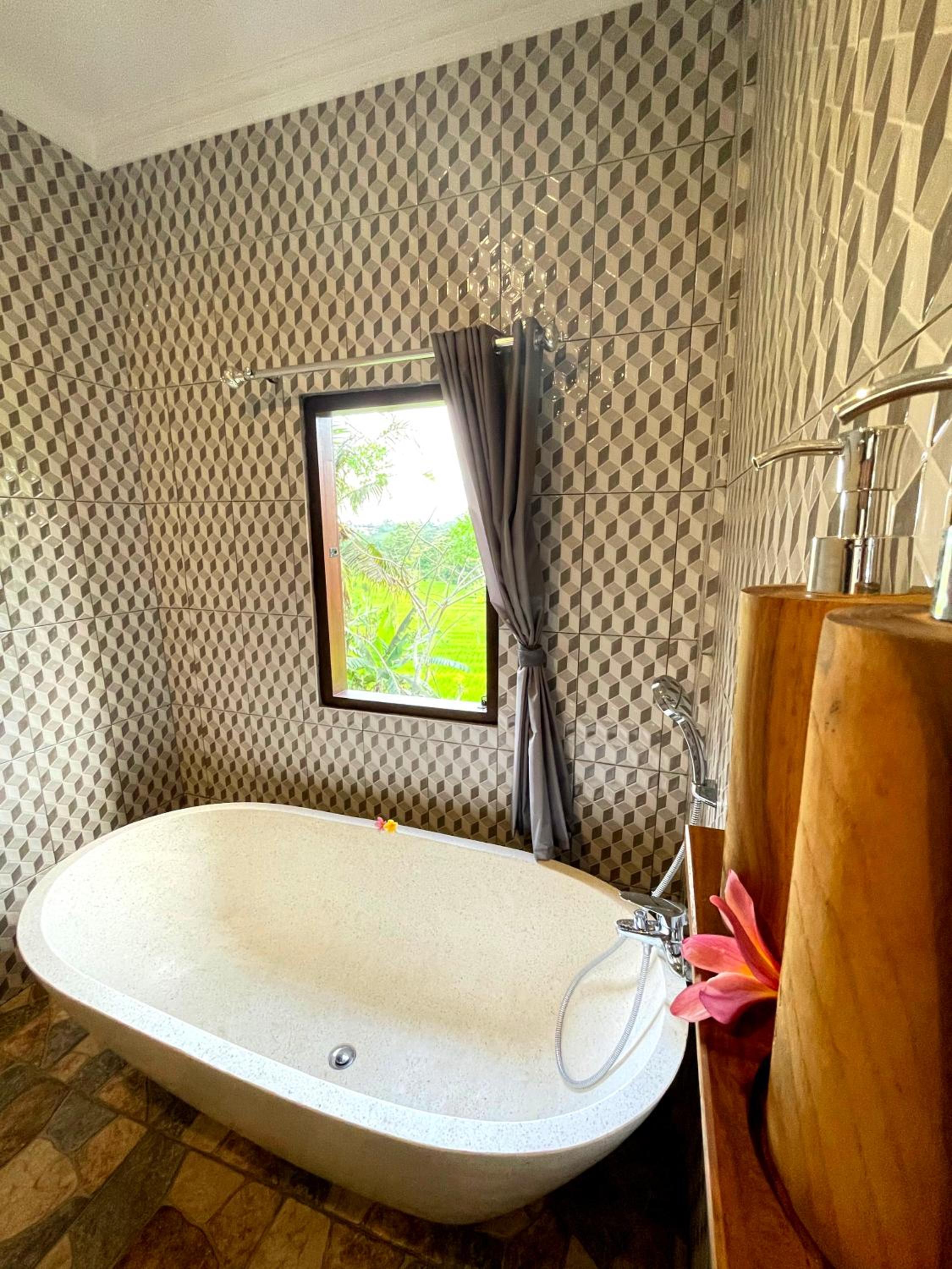 Deluxe Double Room with Balcony photo 2