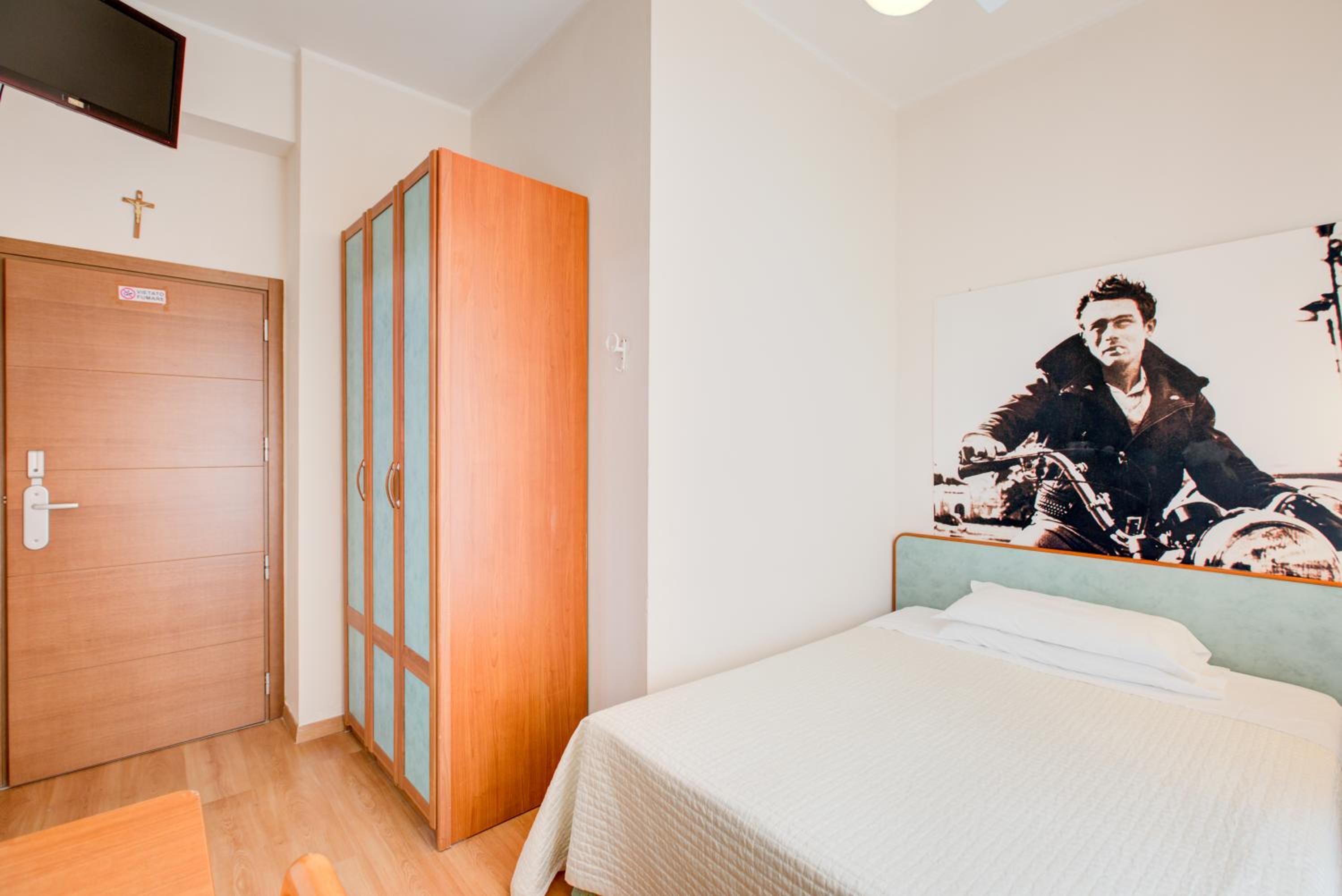 Double Room (1 Adult + 1 Child)