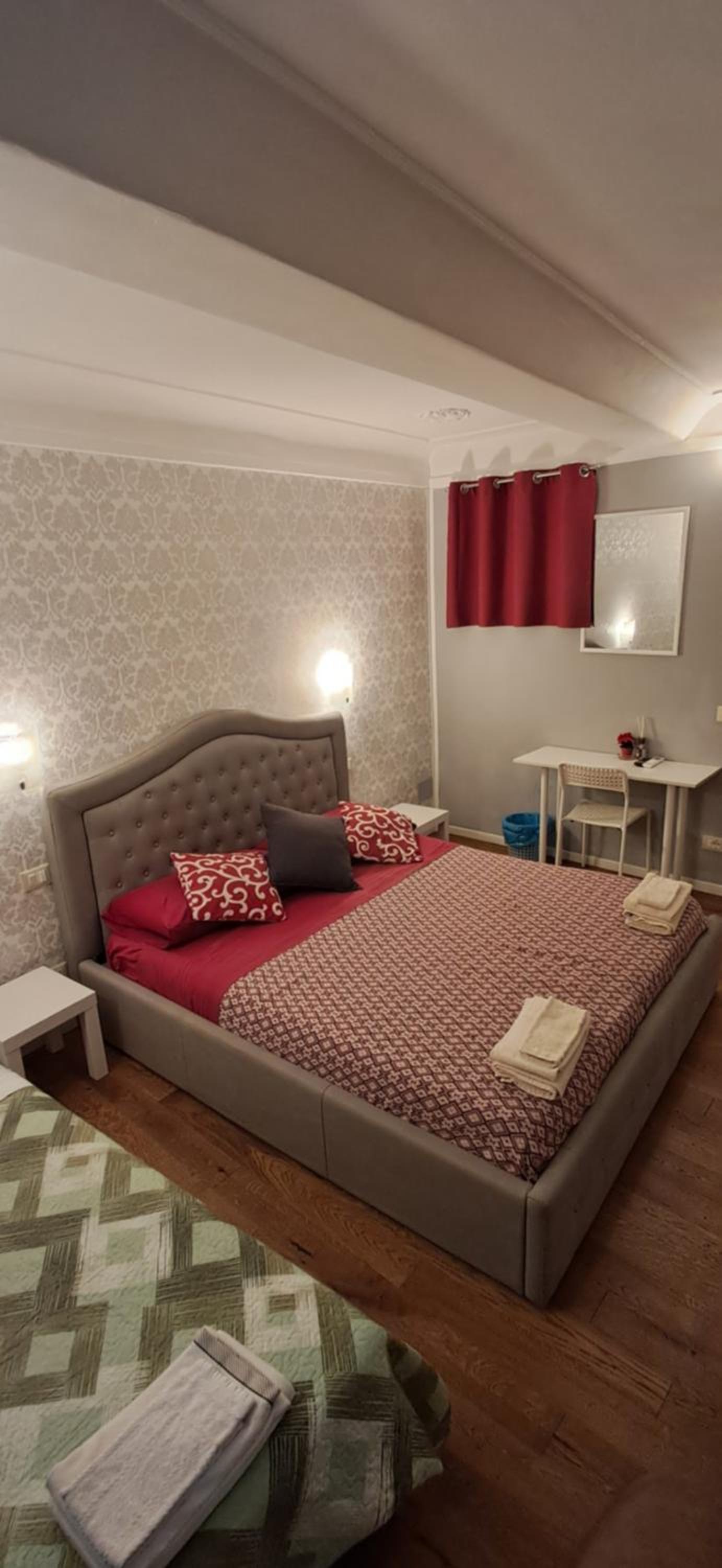 Standard Double Room with Shared Bathroom