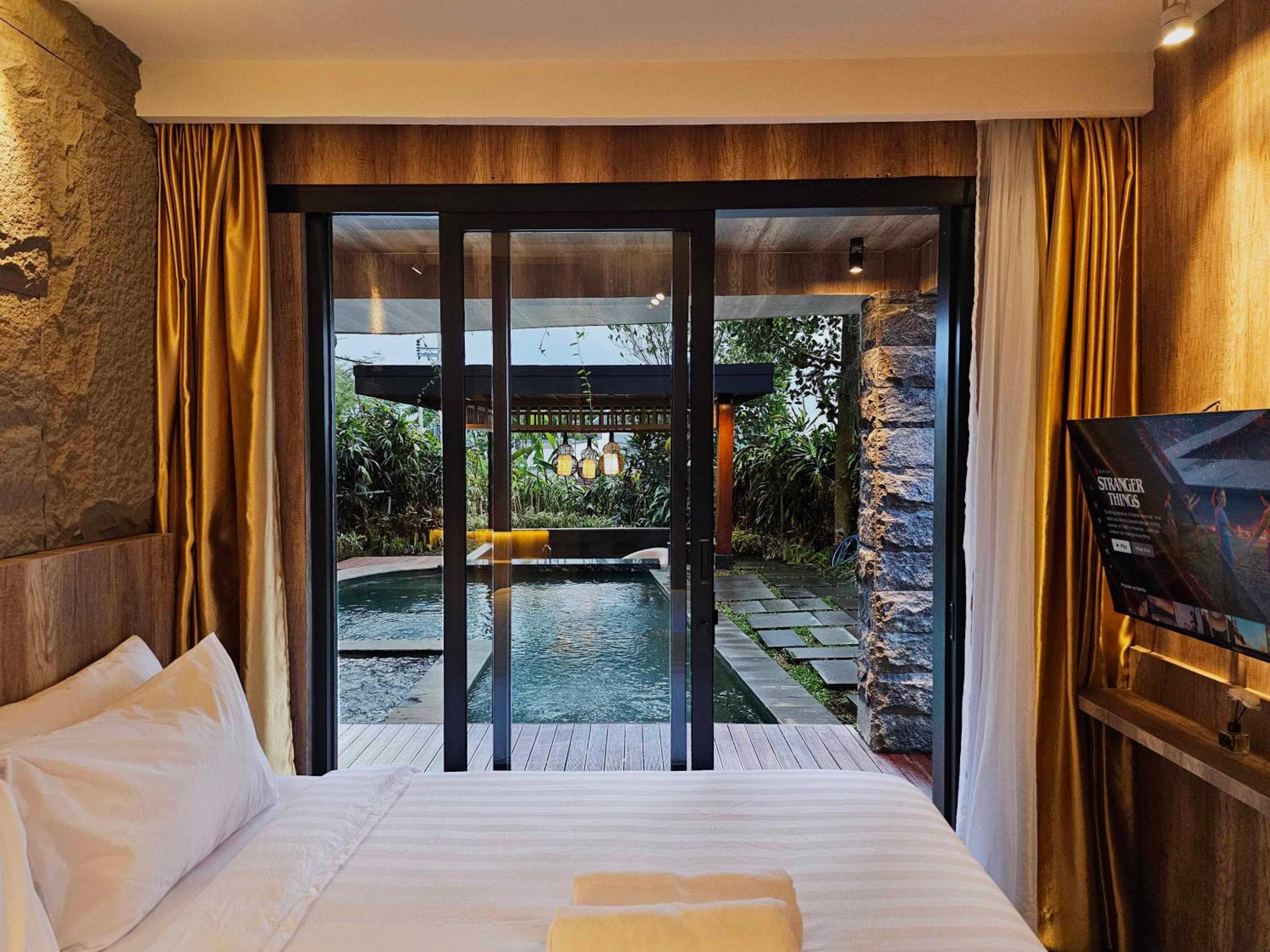 Villa photo 2
