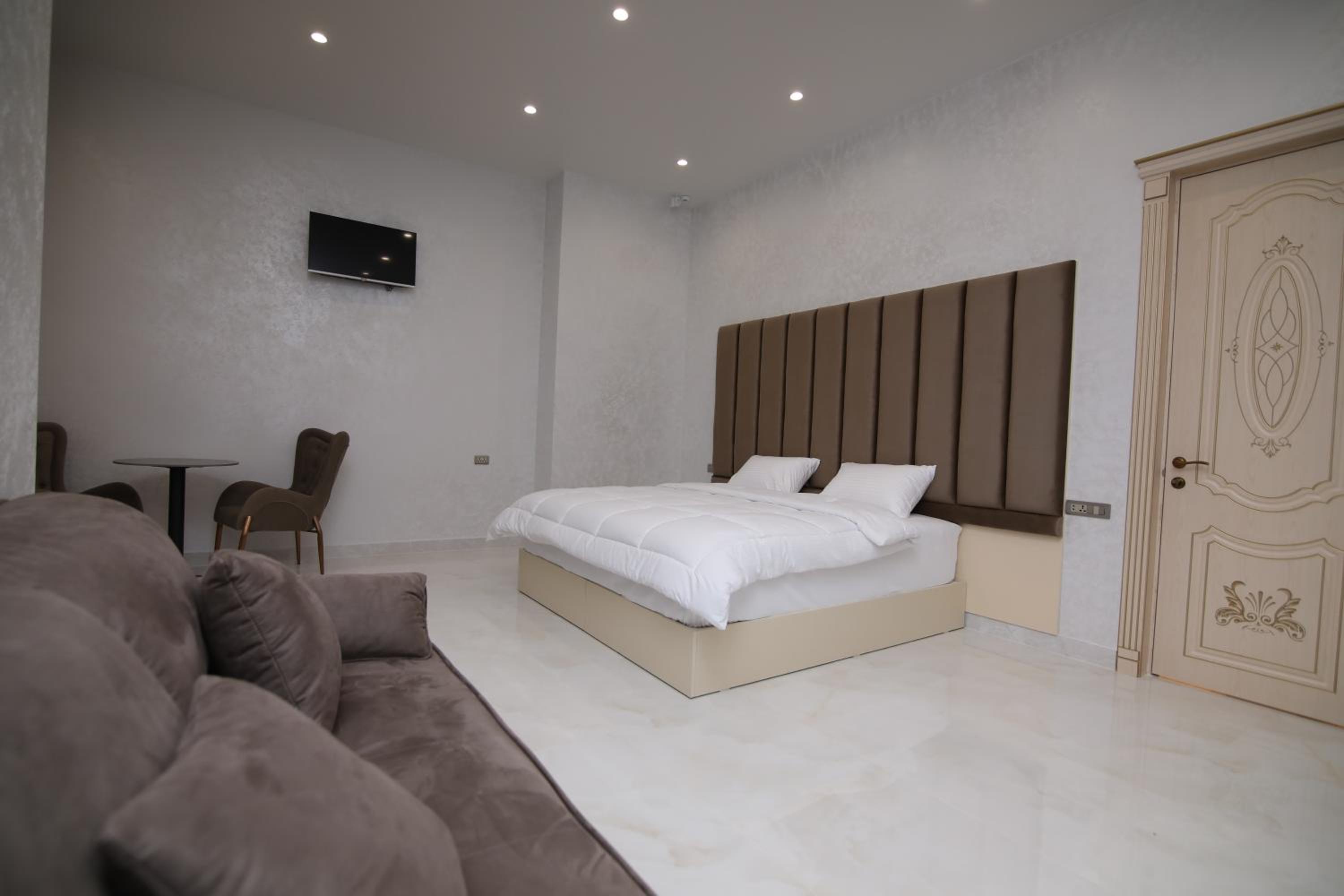 Deluxe Double Or Twin Room photo 3