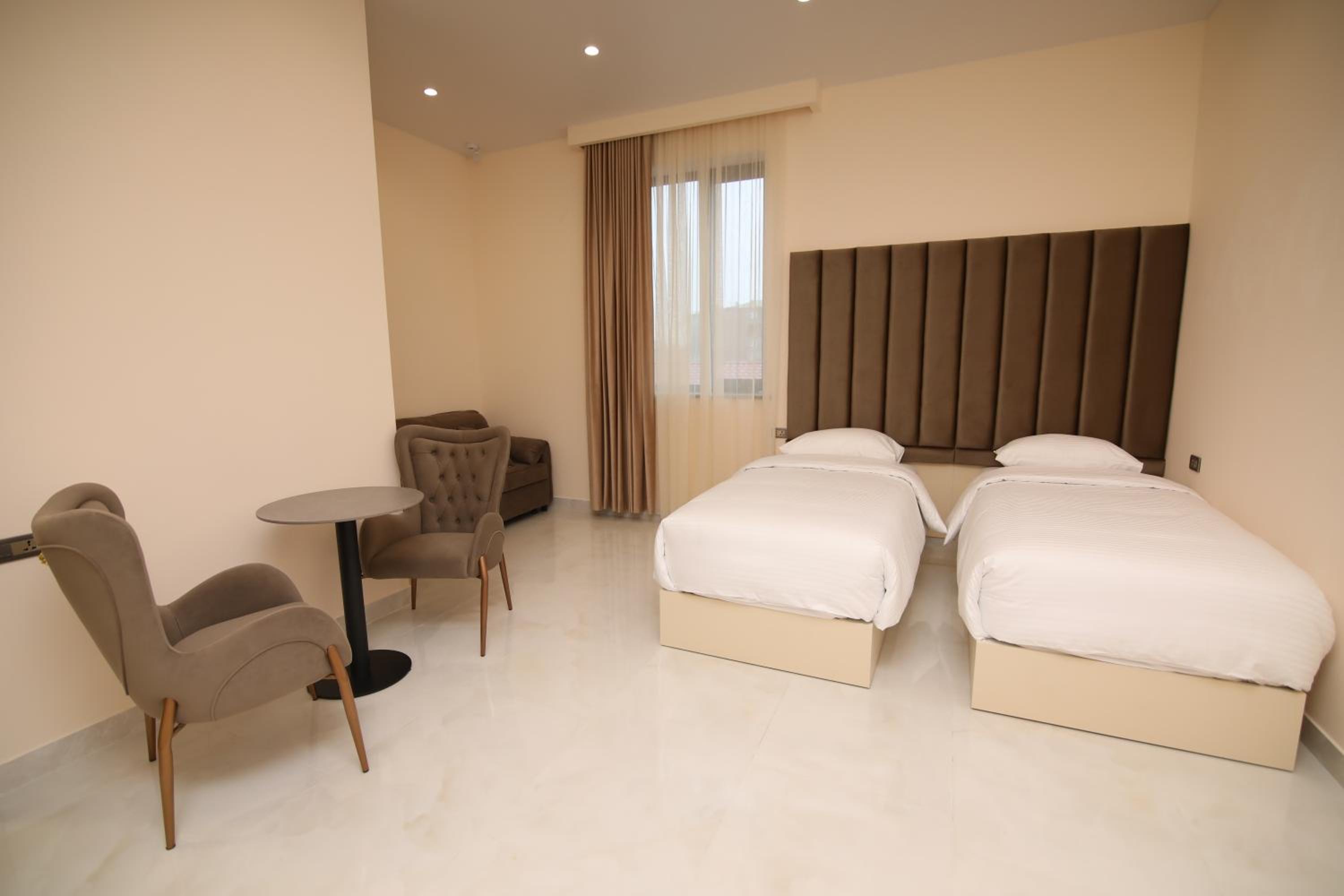 Large Double Or Twin Room