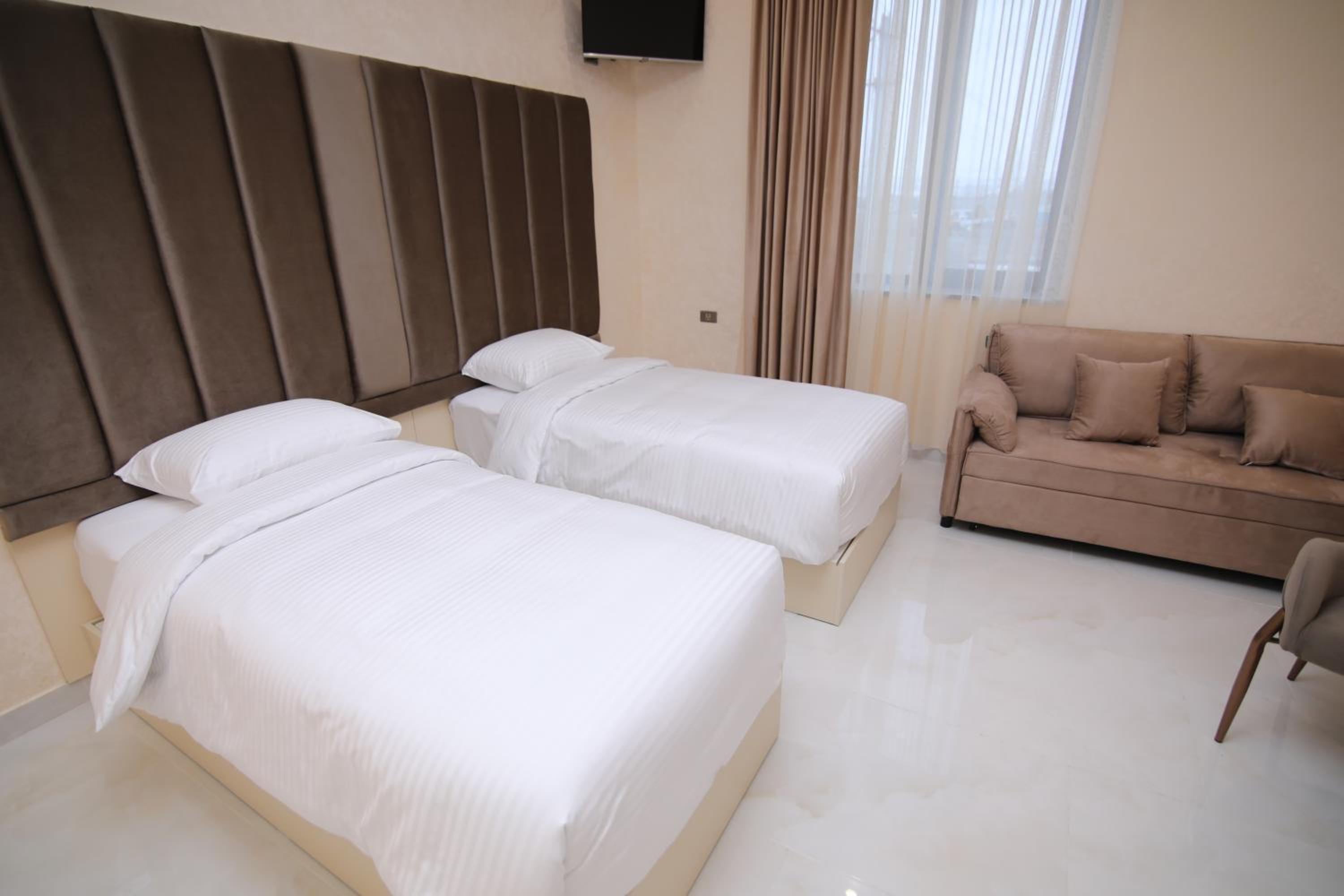 Large Double Or Twin Room photo 2
