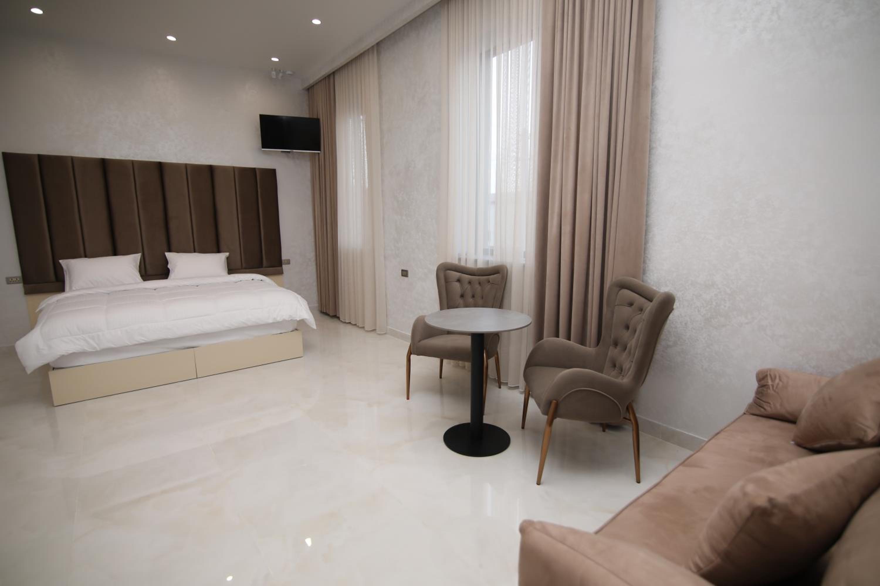 Deluxe Double Or Twin Room photo 2