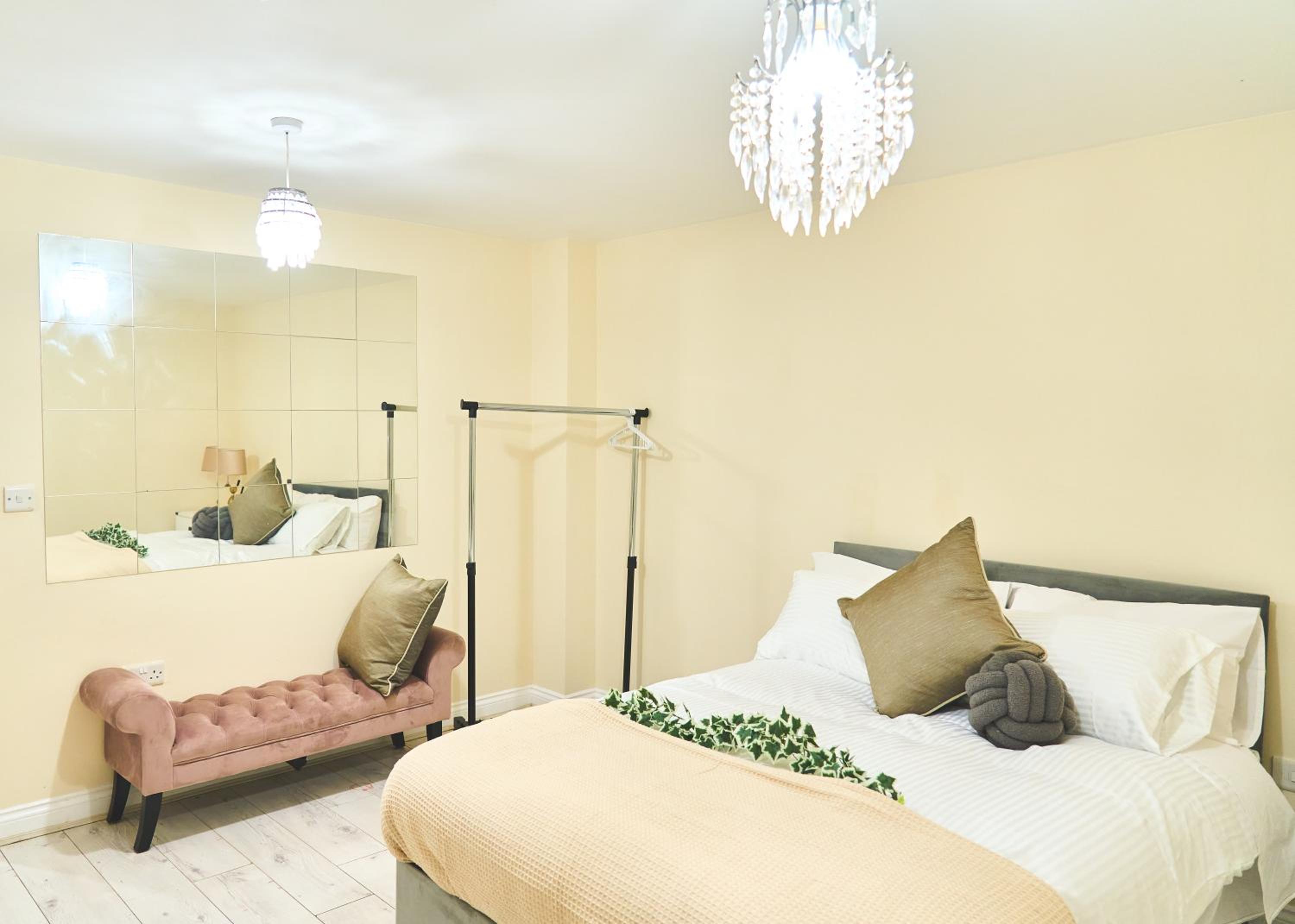 Standard Double Room with Shared Bathroom photo 1