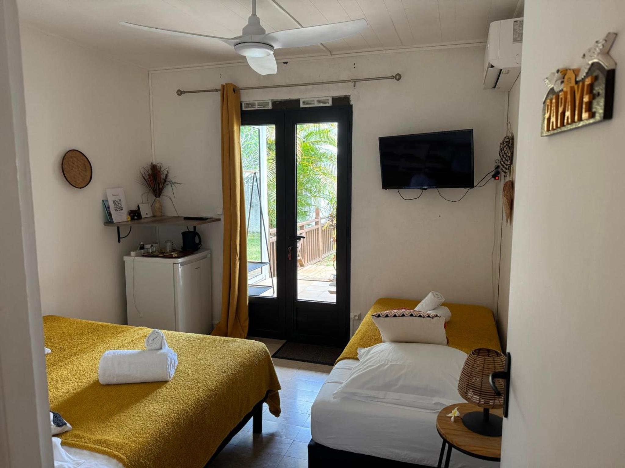 Double Room With Shared Bathroom photo 1