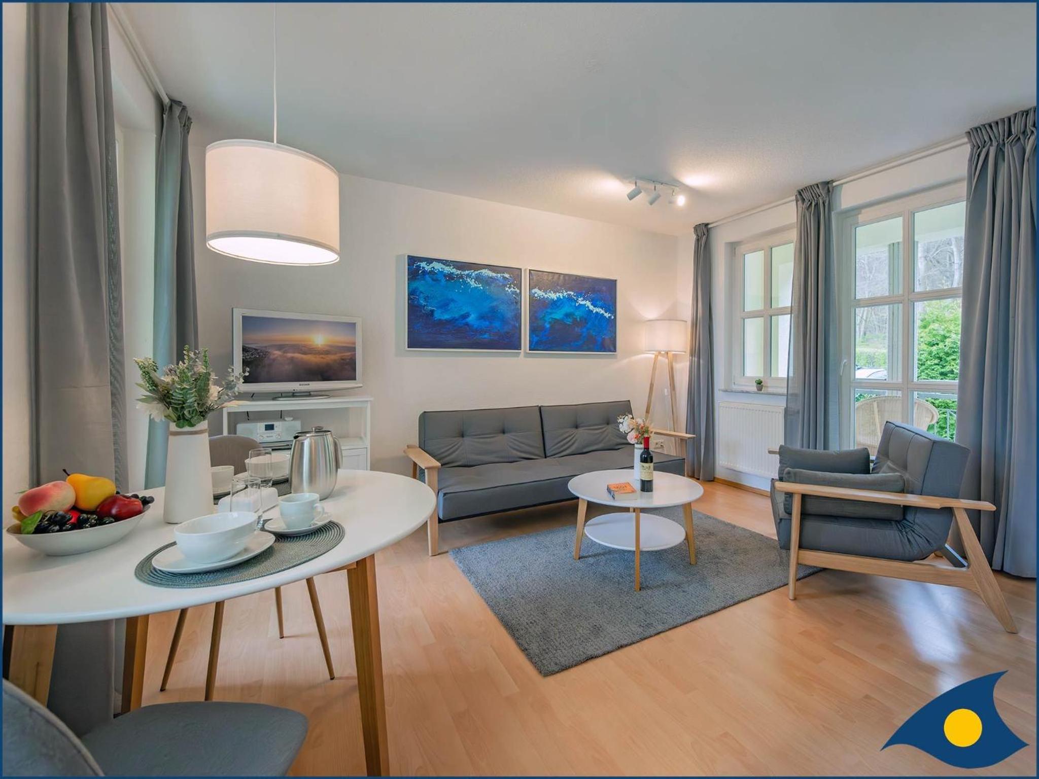 One-Bedroom Apartment with Balcony photo 2