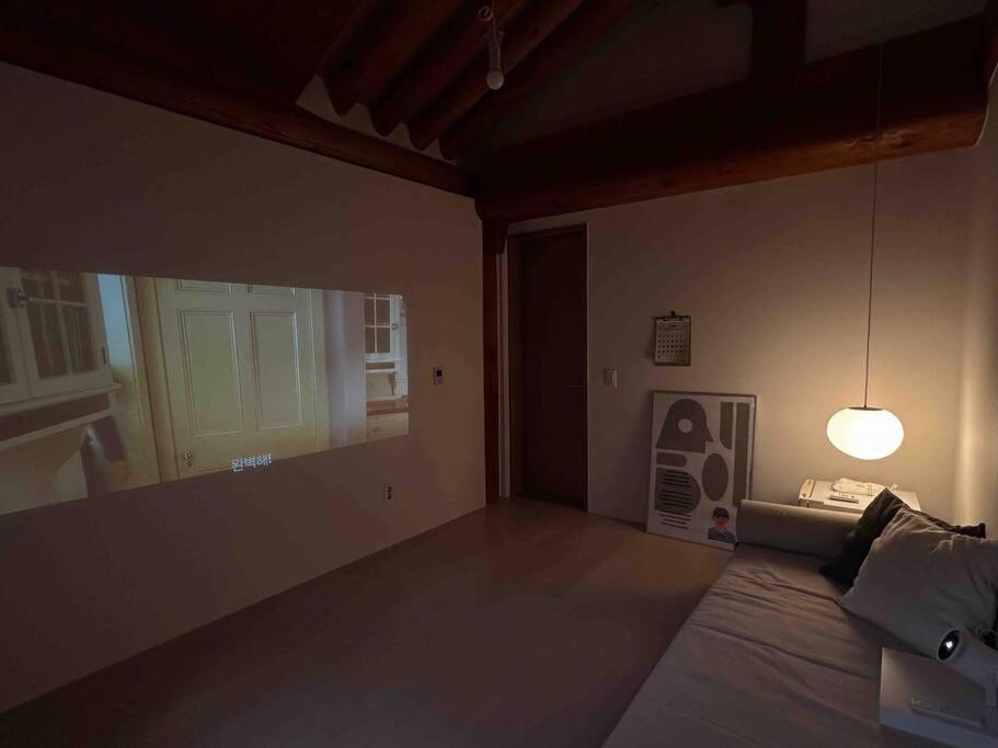 One-Bedroom House photo 1