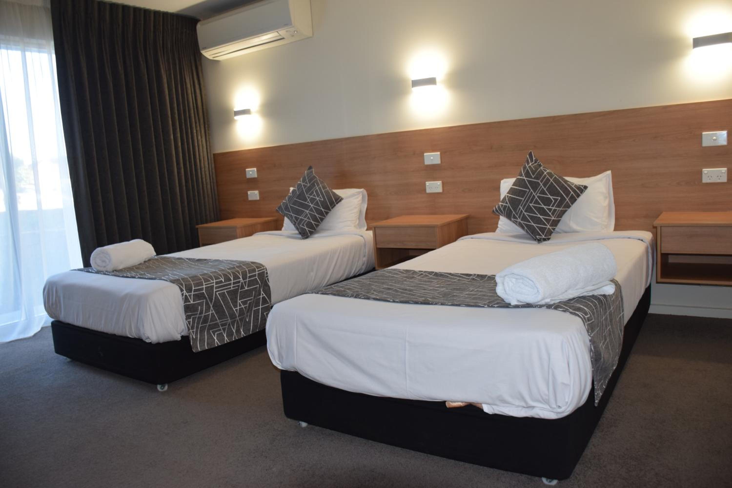 Deluxe Twin Room photo 2
