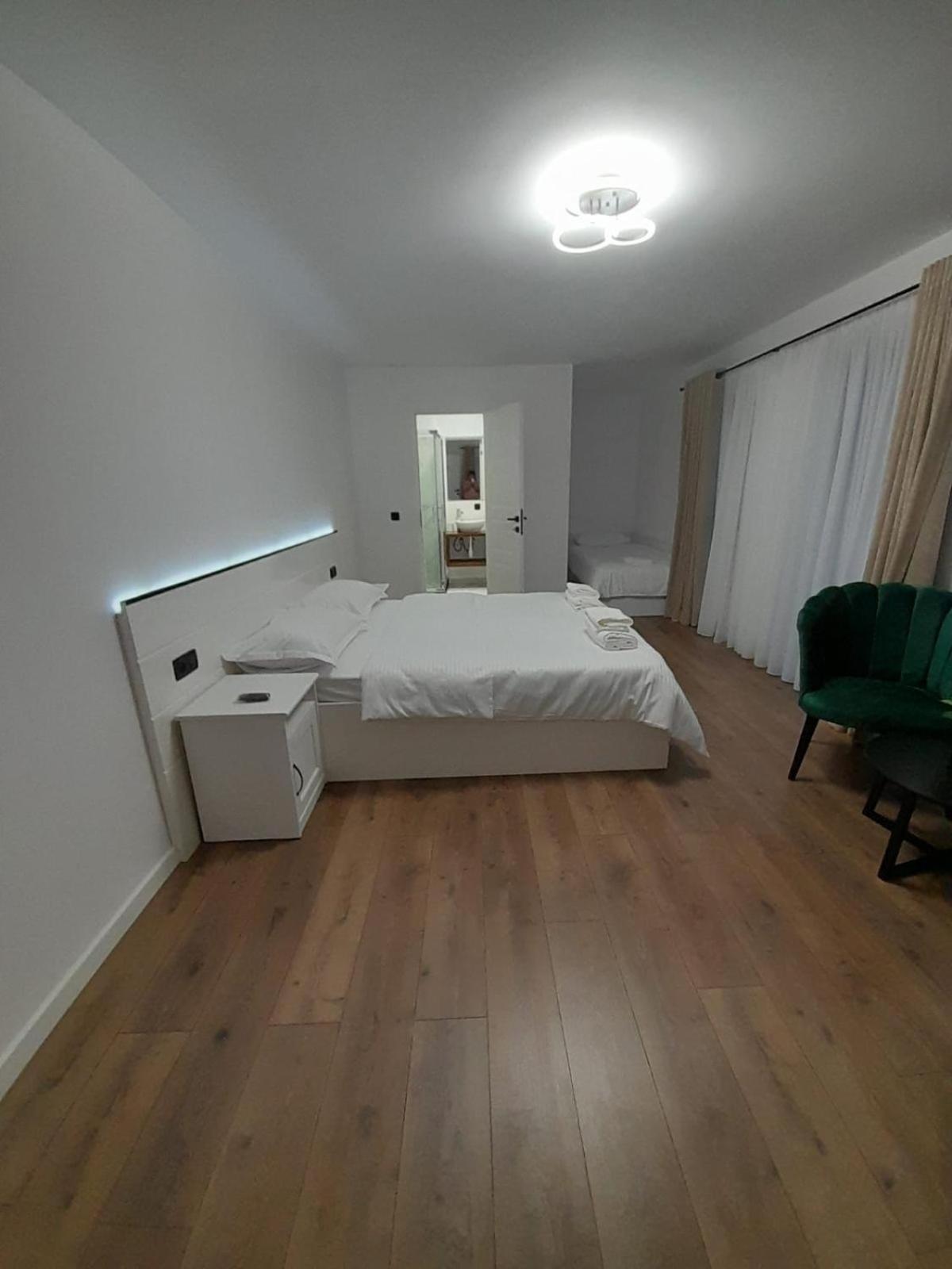 Deluxe Triple Room photo 2