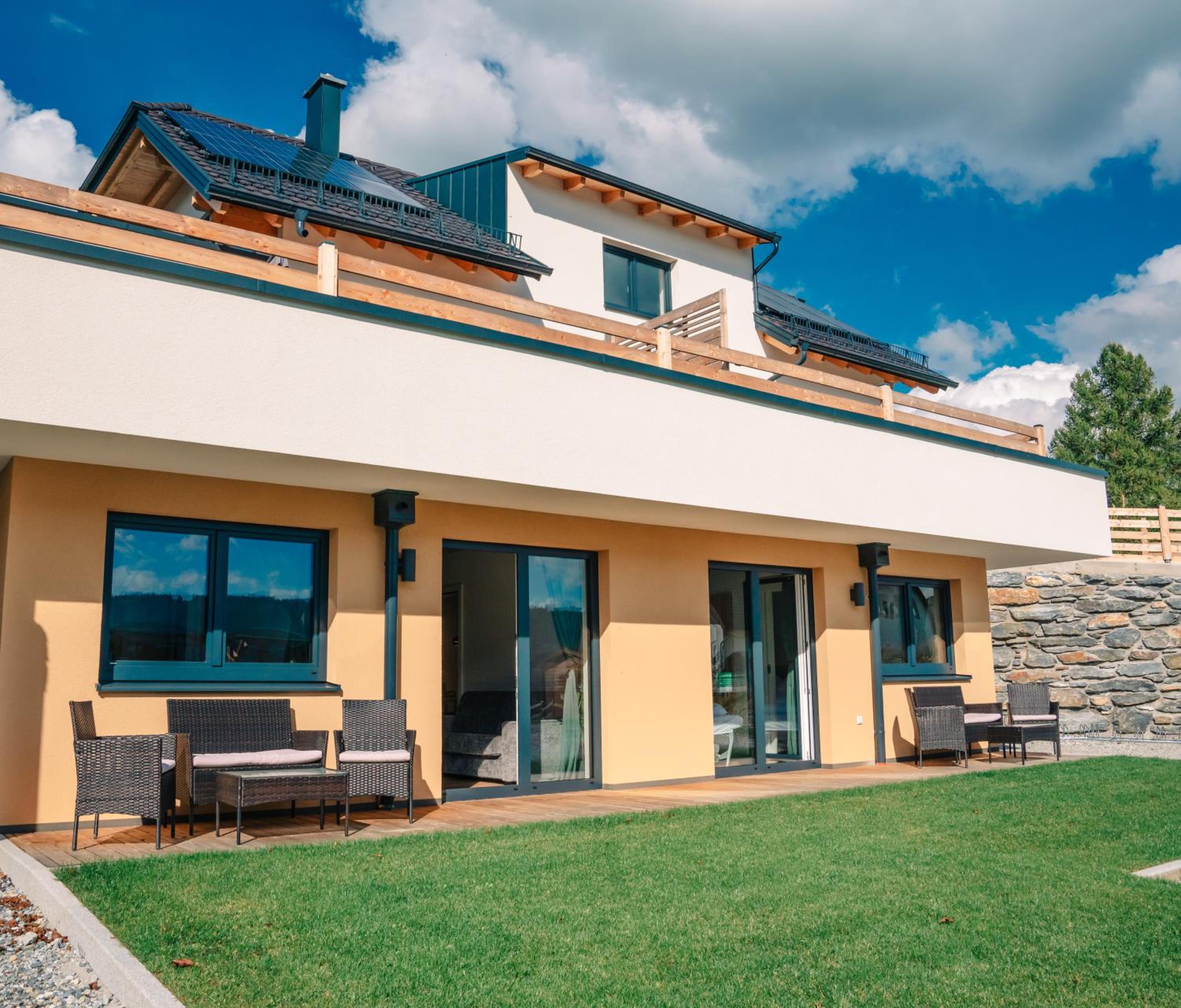 Two-Bedroom Apartment with Mountain View photo 2