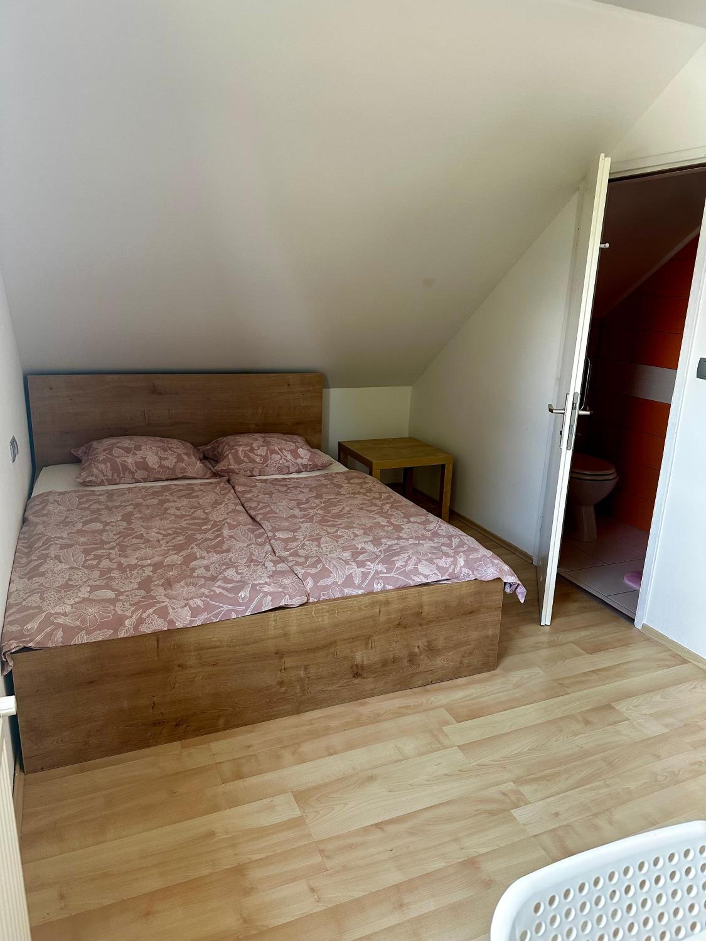 Double Room with Private Bathroom photo 2
