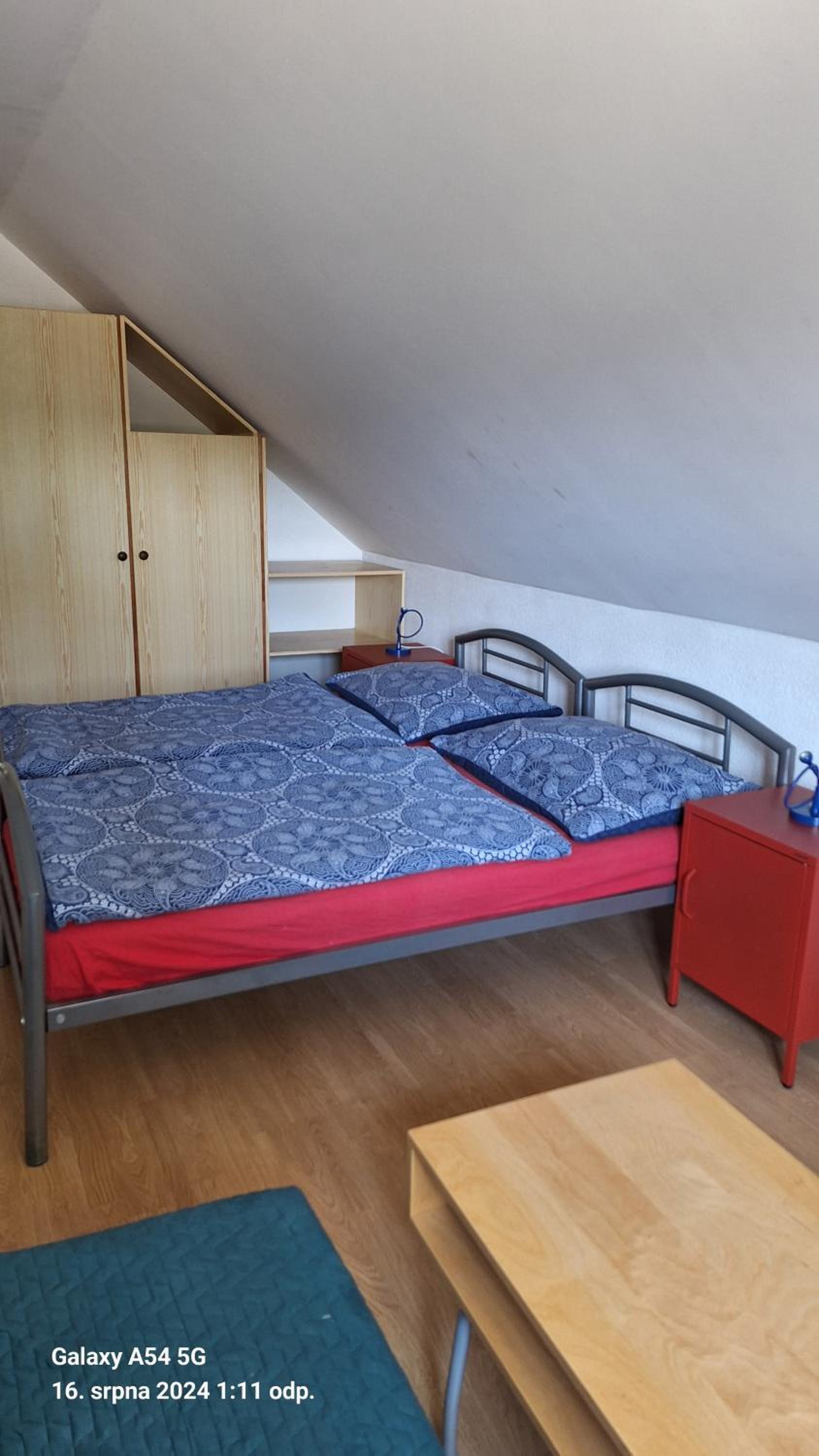 Twin Room with Bathroom - Photo 16