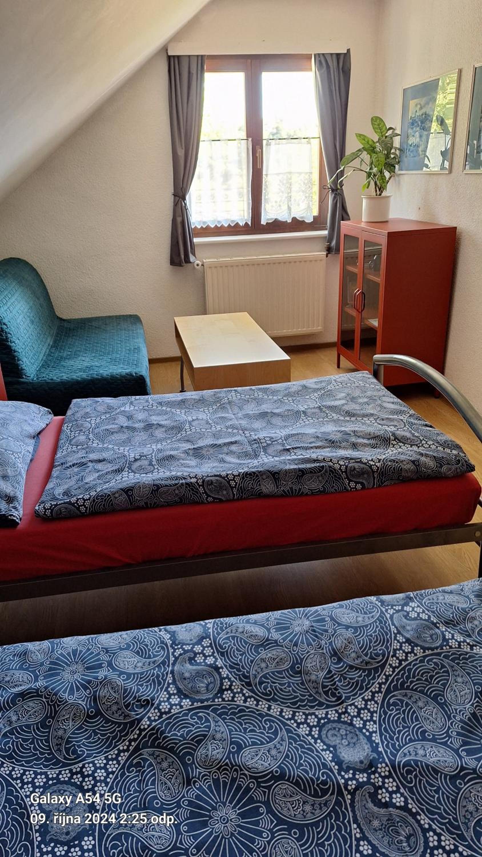 Twin Room with Bathroom - Photo 1
