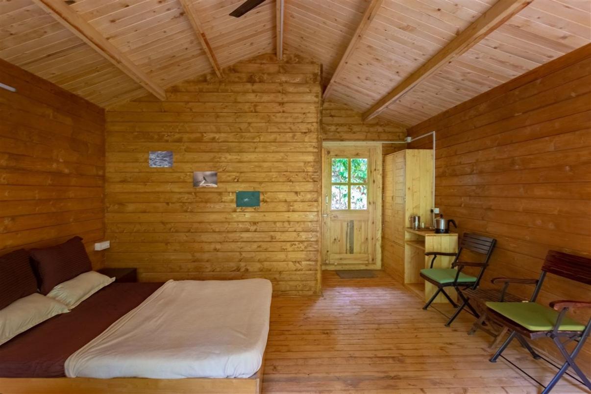 Deluxe Double Room (2 Adults + 1 Child) photo 3