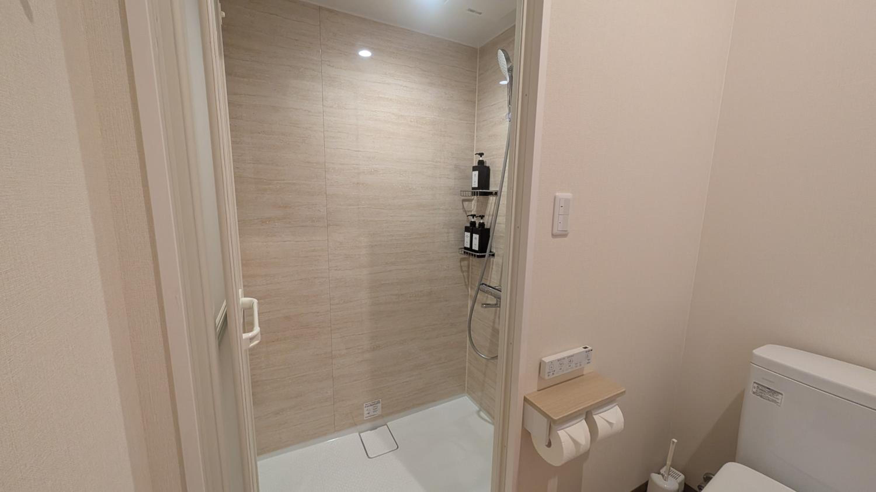 Suite with Balcony - Photo 24