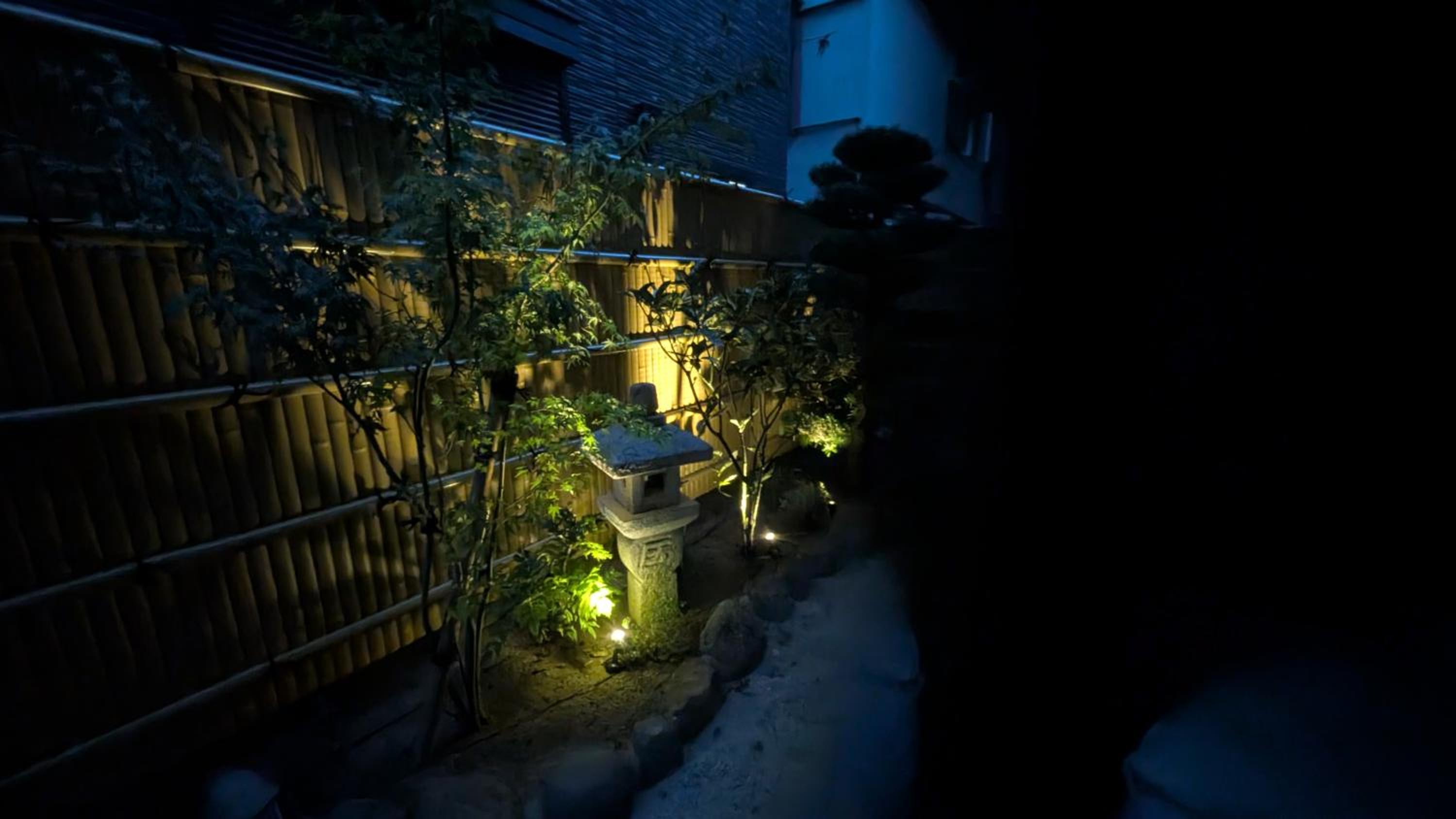 Suite with Garden View - Photo 10