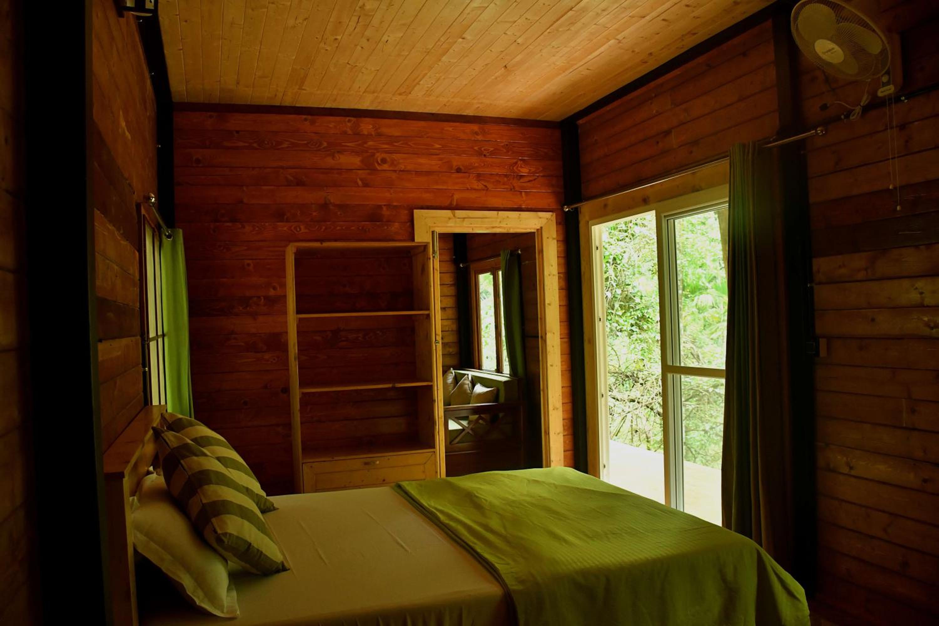 Deluxe Family Suite photo 3
