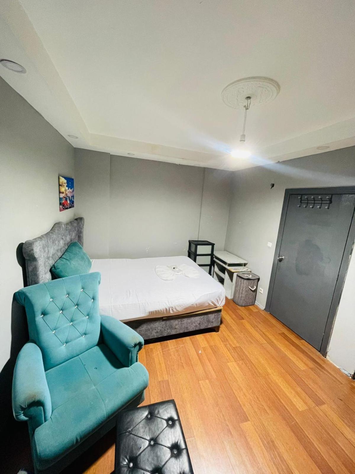 One-Bedroom Apartment photo 2
